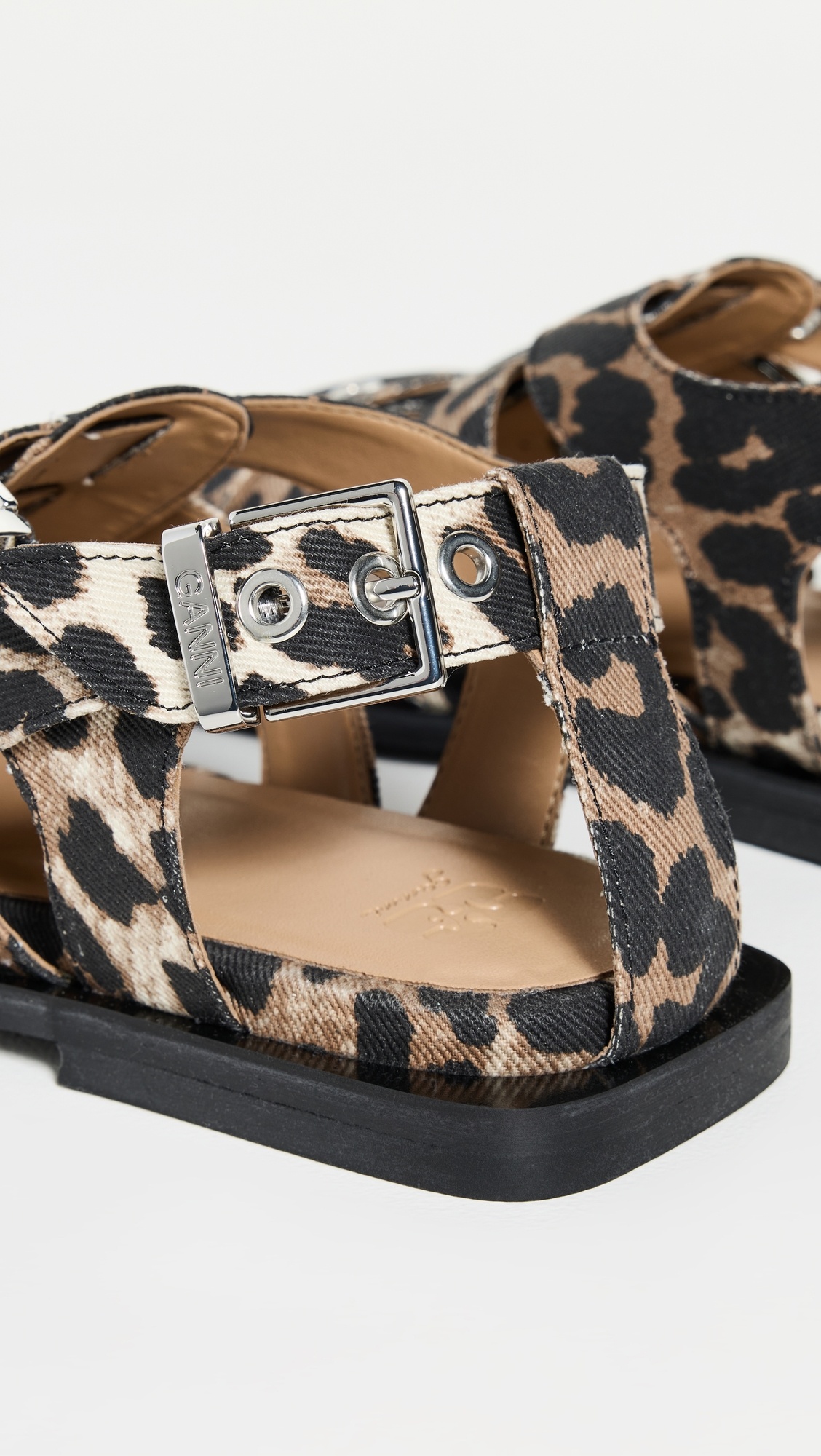 Feminine Buckle Flat Strap Sandals - 4