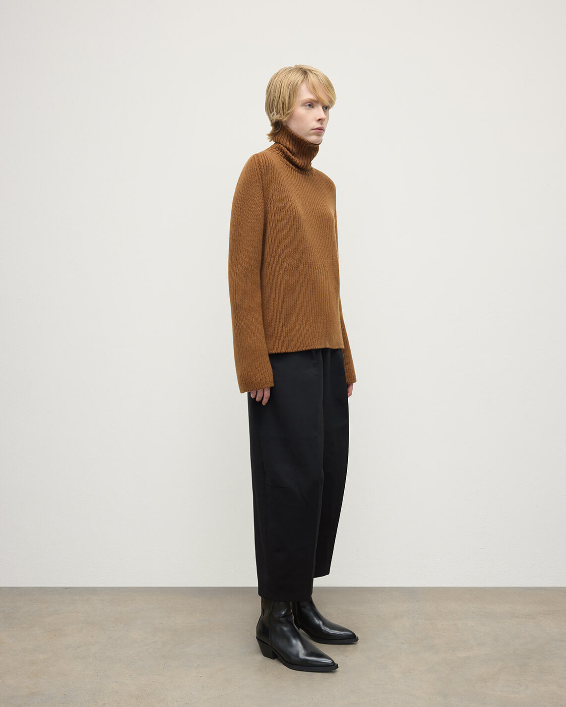 Roll-Collar Camel Cashmere Jumper - 3