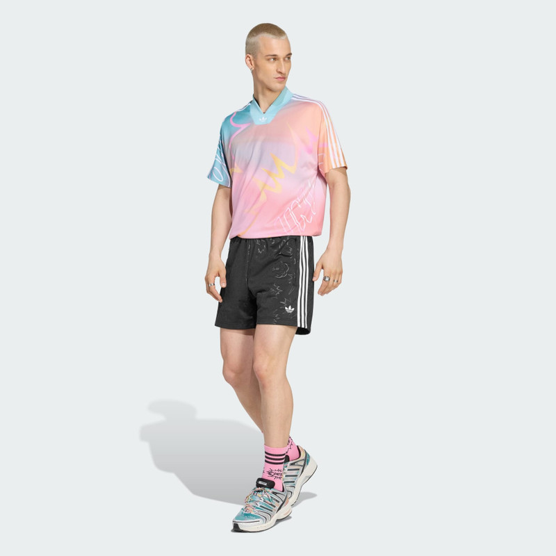 LOVE UNITES 3 STRIPES SHORTS 6