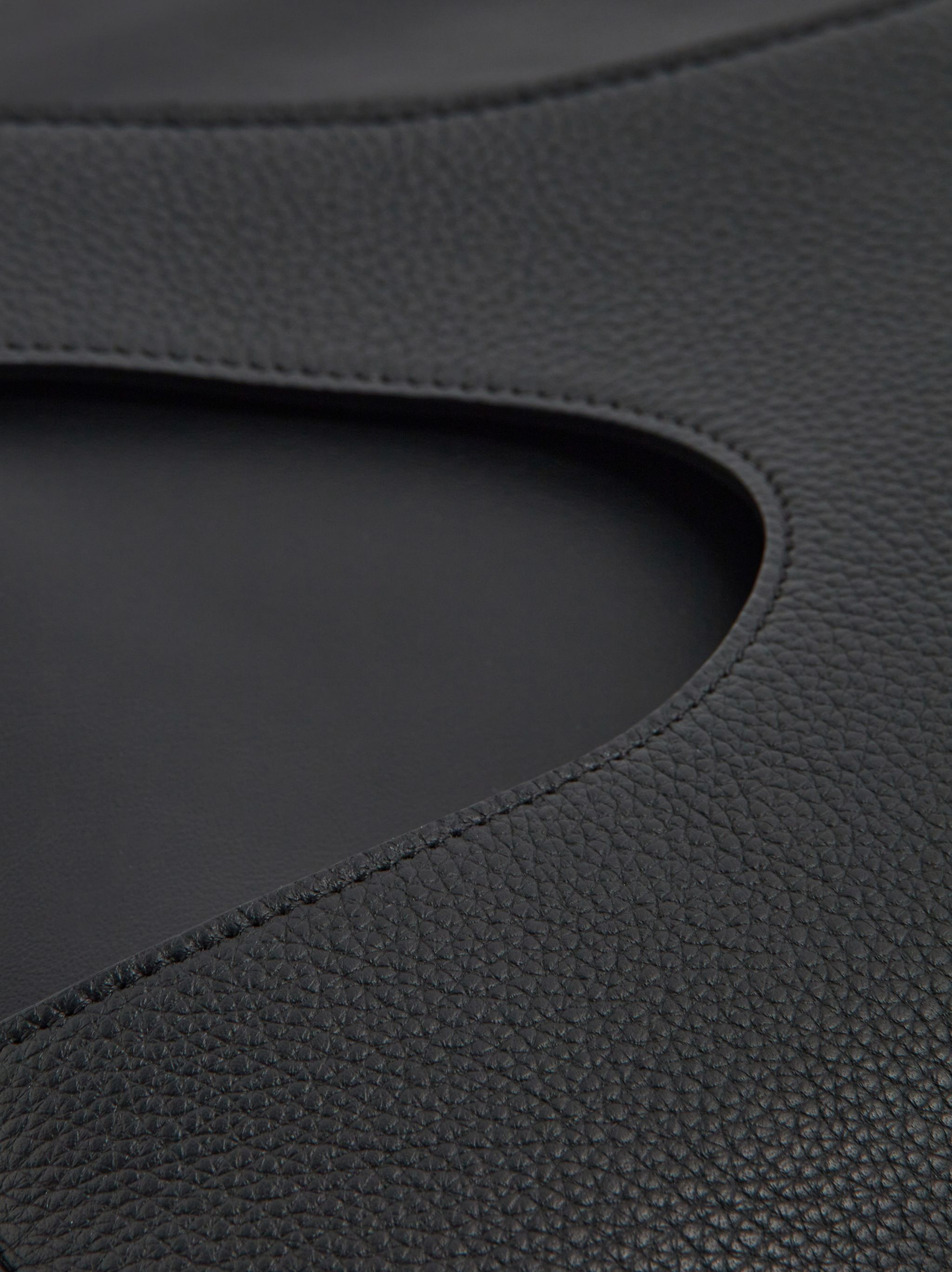 Shoulder bag with cut-out detailing (M) - 7
