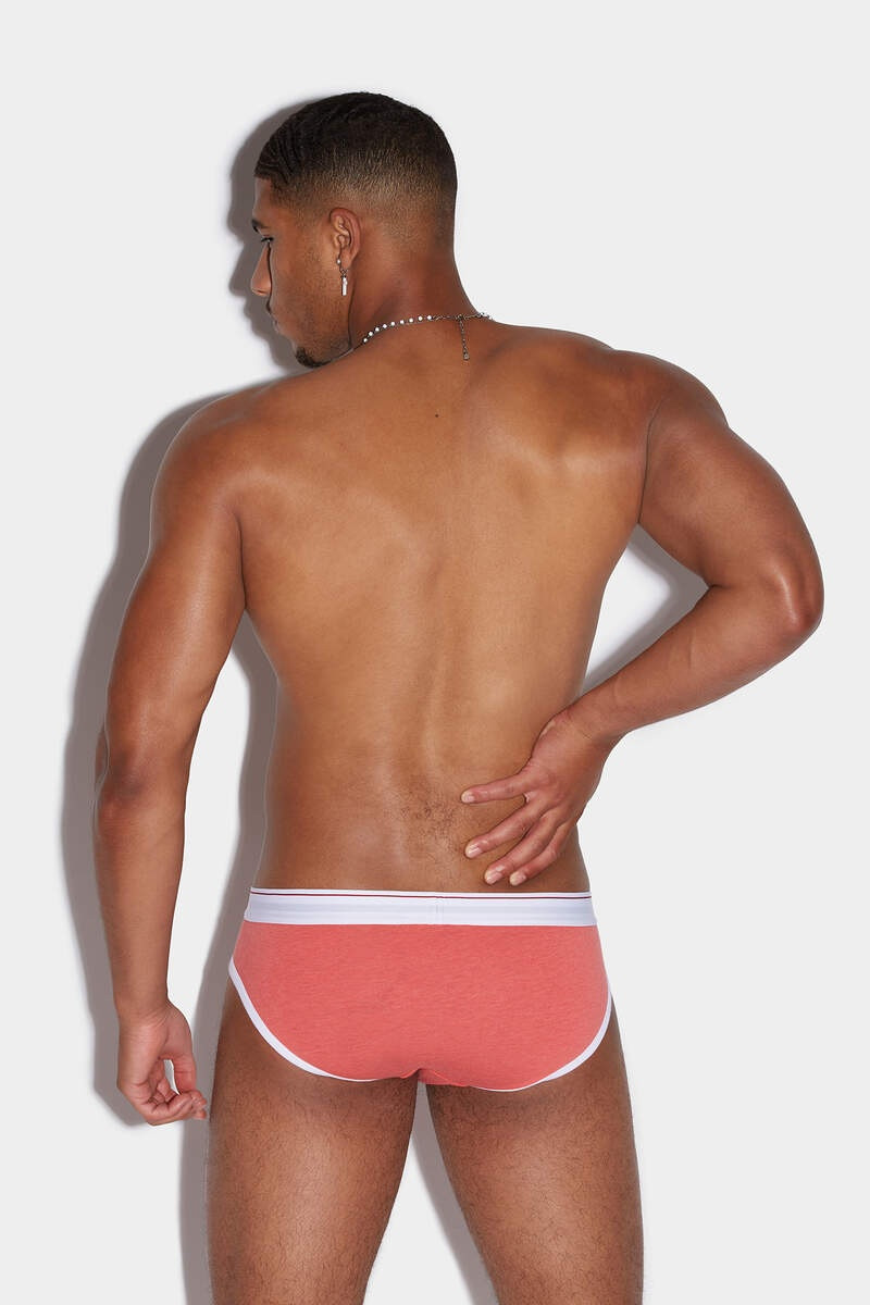 DSQUARED2 DSQUARED2 LOGO BRIEF outlook