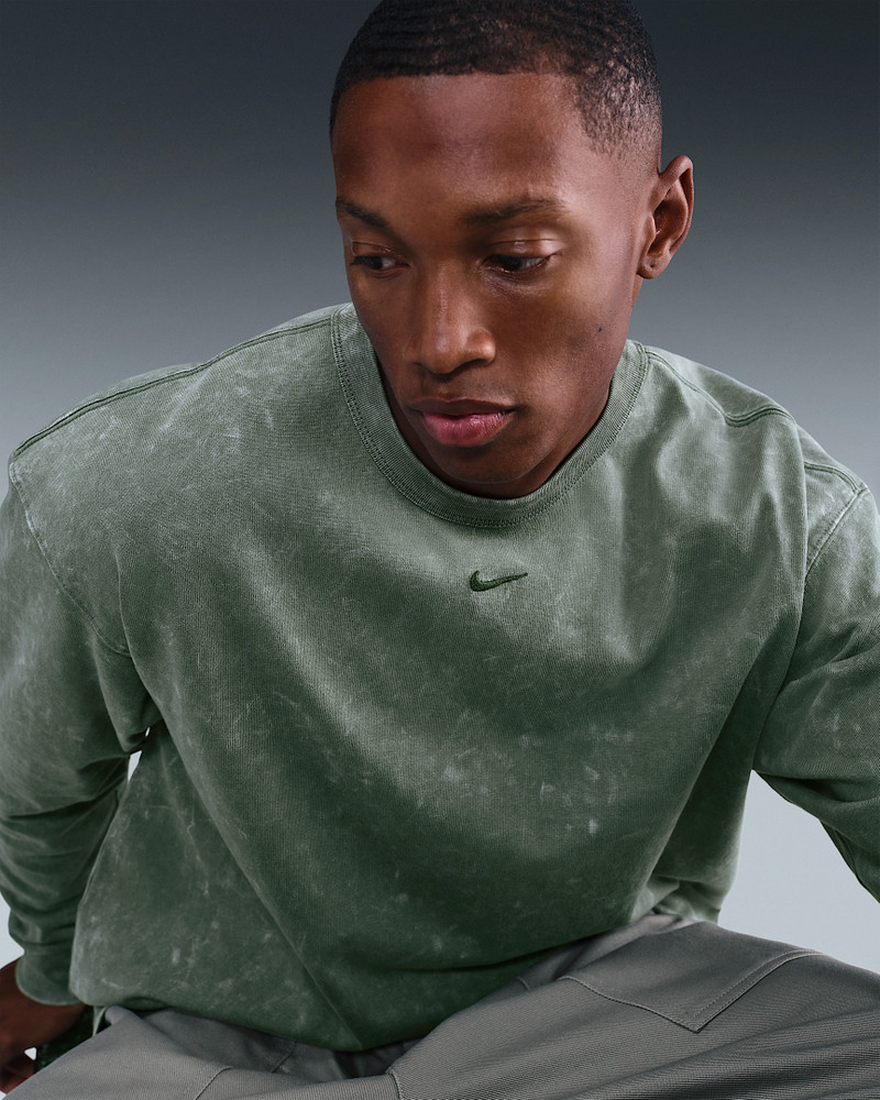 Nike Sportswear Premium Essentials Men's Long-Sleeve T-Shirt 3