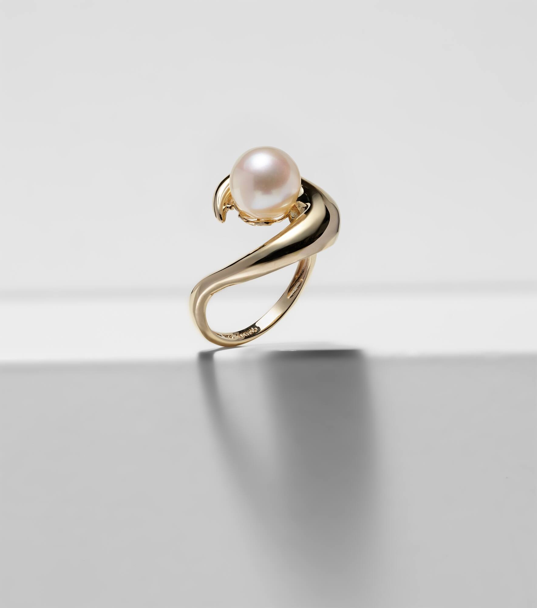 Pearl Curl 14kt gold ring with freshwater pearl - 5
