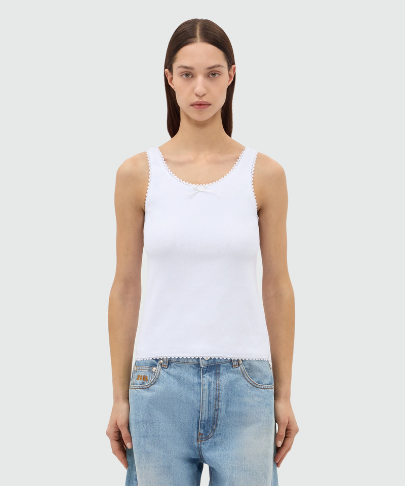 White ribbed cotton top with lace trim and bow detail 3