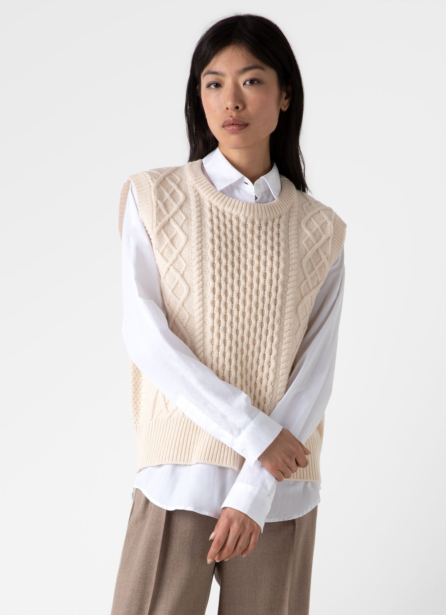 Lambswool Cable Knit Vest - 3