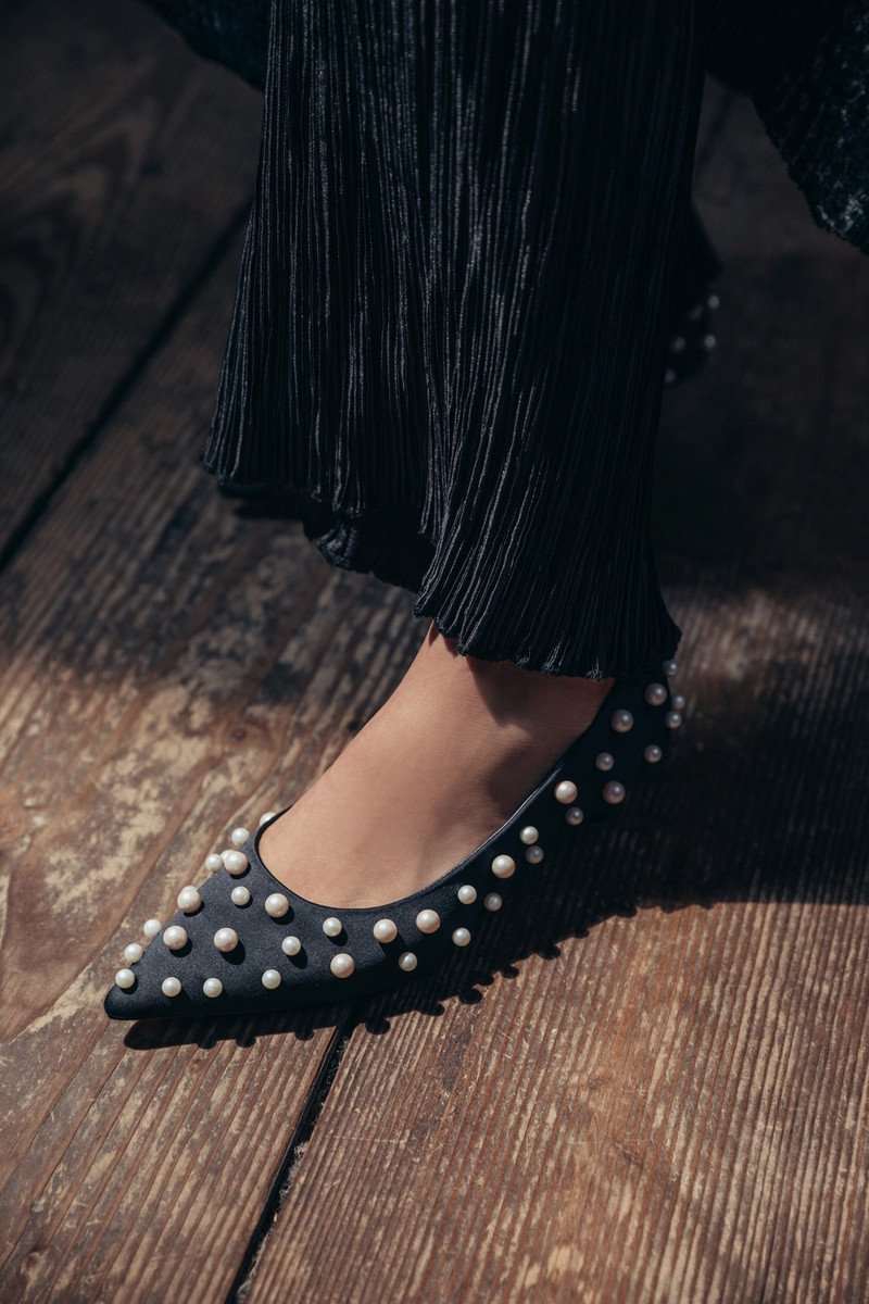 Cult Gaia ROXY PEARL PUMP outlook