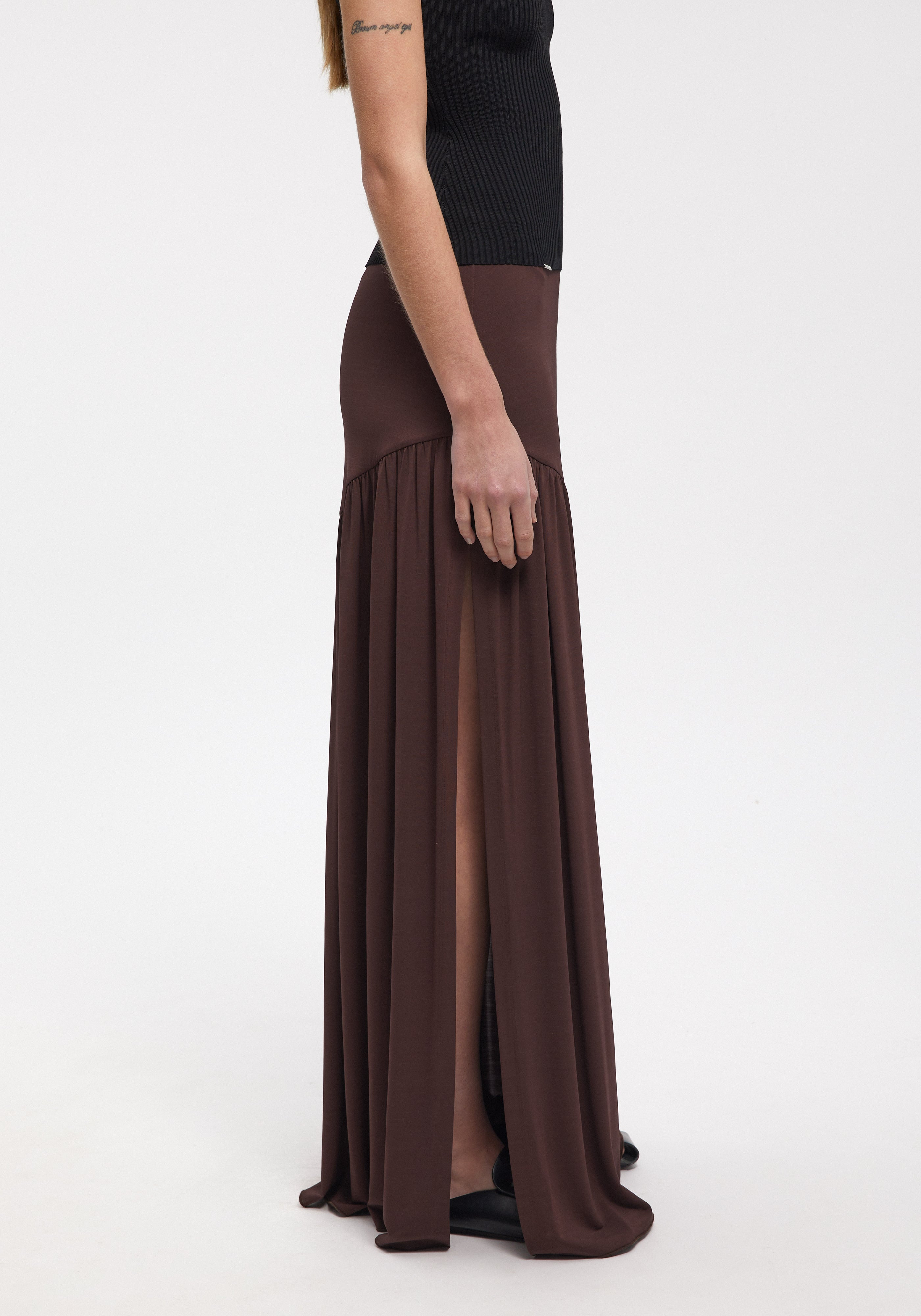 ORCHARD
Ruched jersey maxi skirt - 3