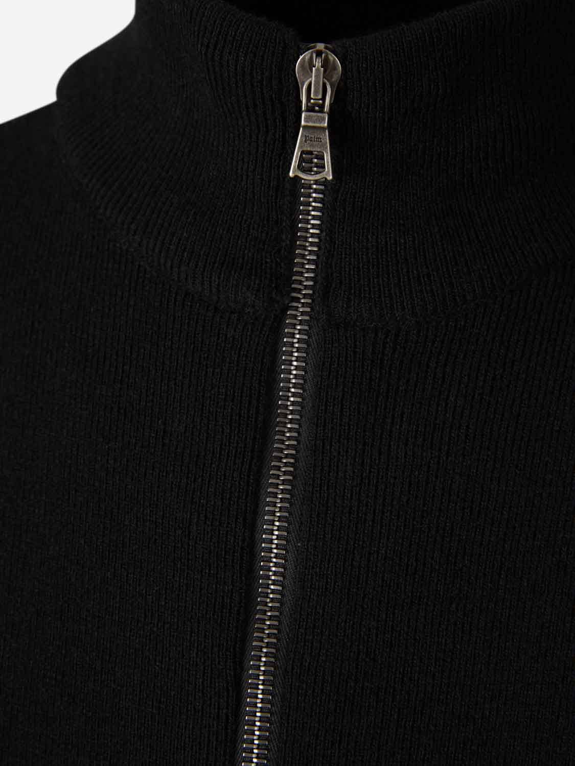 CHAQUETA CON LOGO BORDADO - 4