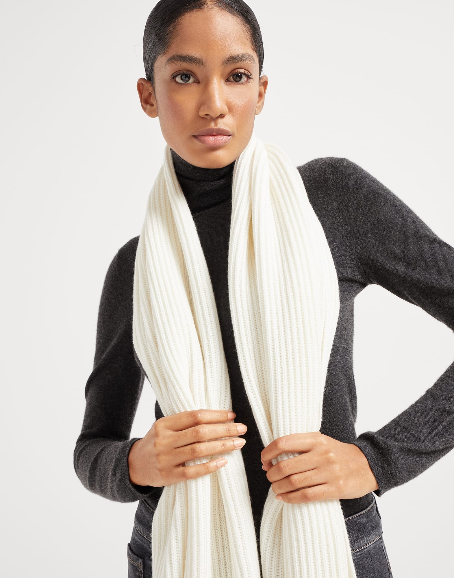 Cashmere English rib knit scarf with monili - 4