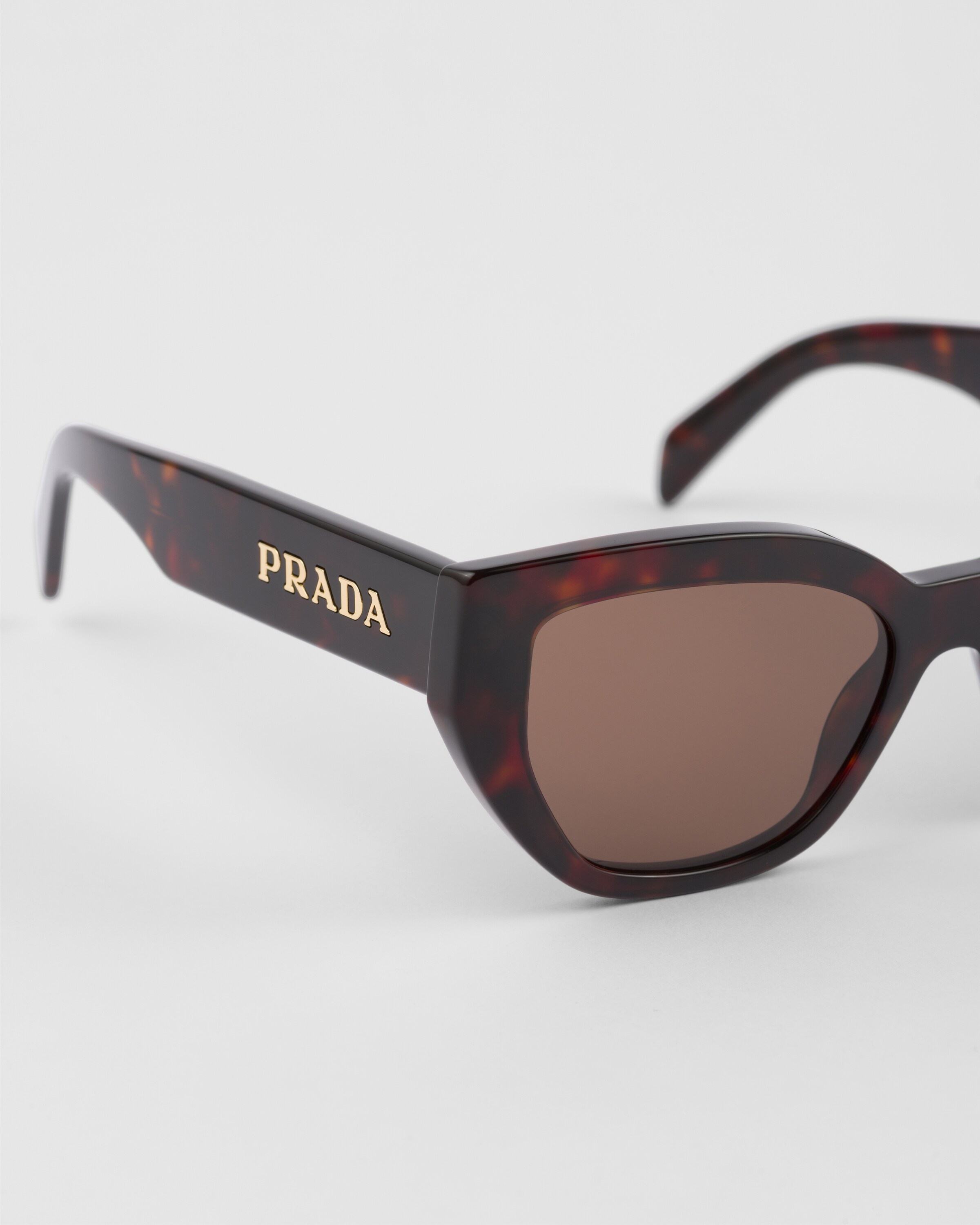 Sunglasses with Prada logo - 5