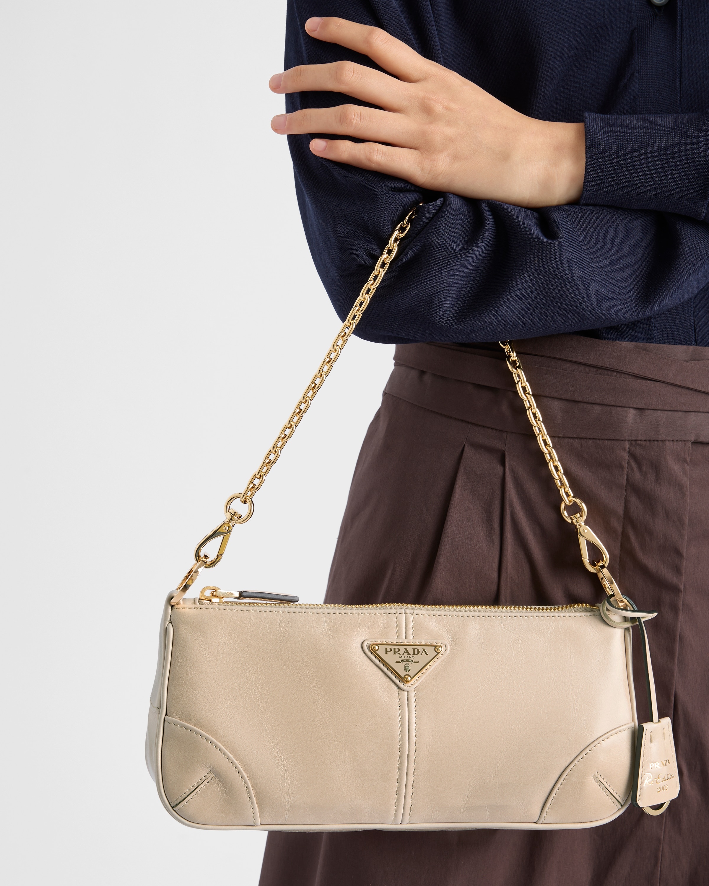 Prada Re-Edition 2002 medium leather shoulder bag - 8