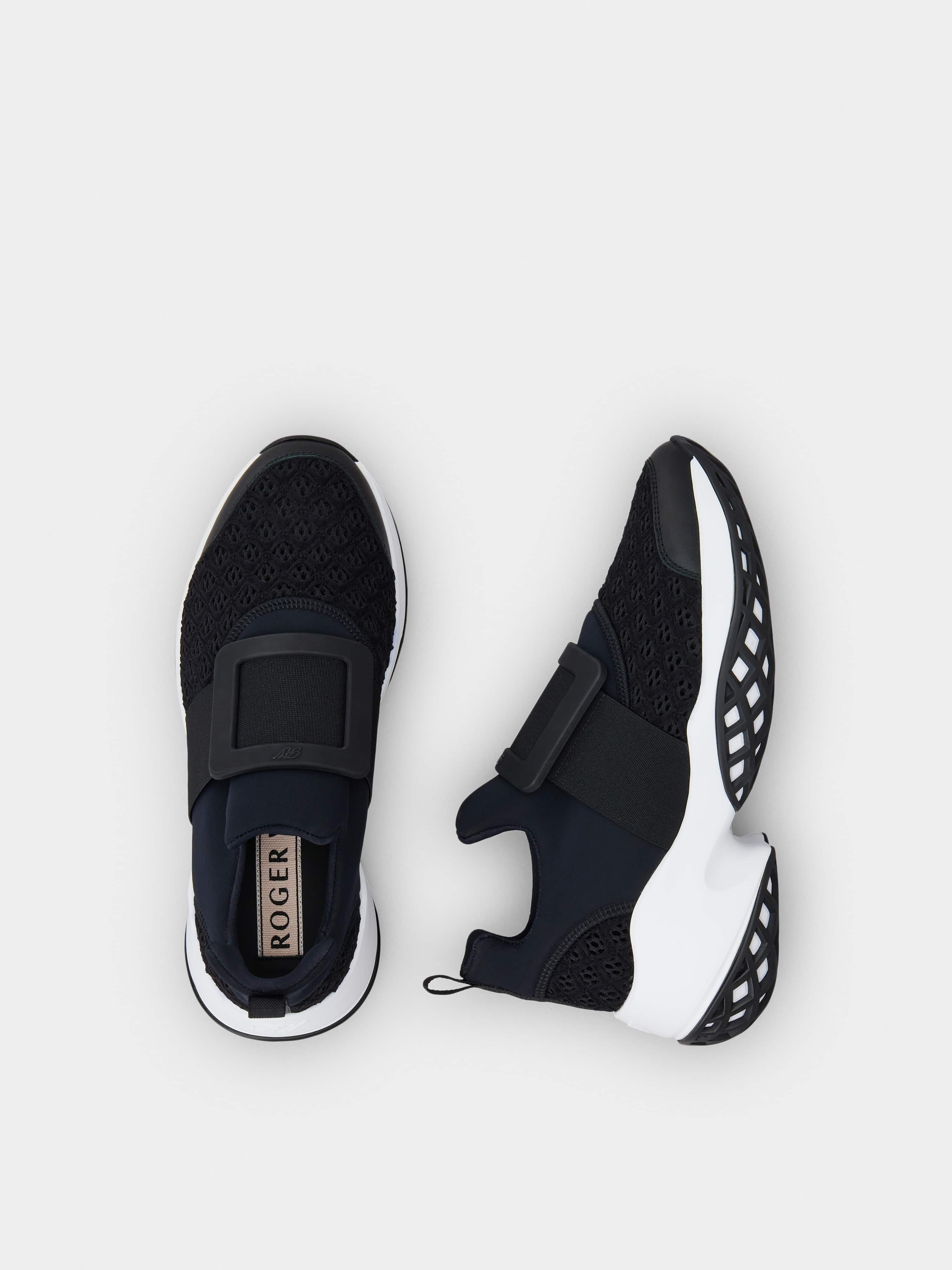 【Roger Vivier】Viv' Run Covered Buckle スニーカー Roger Vivier Viv' Run Covered Buckle Sneakers in Technical