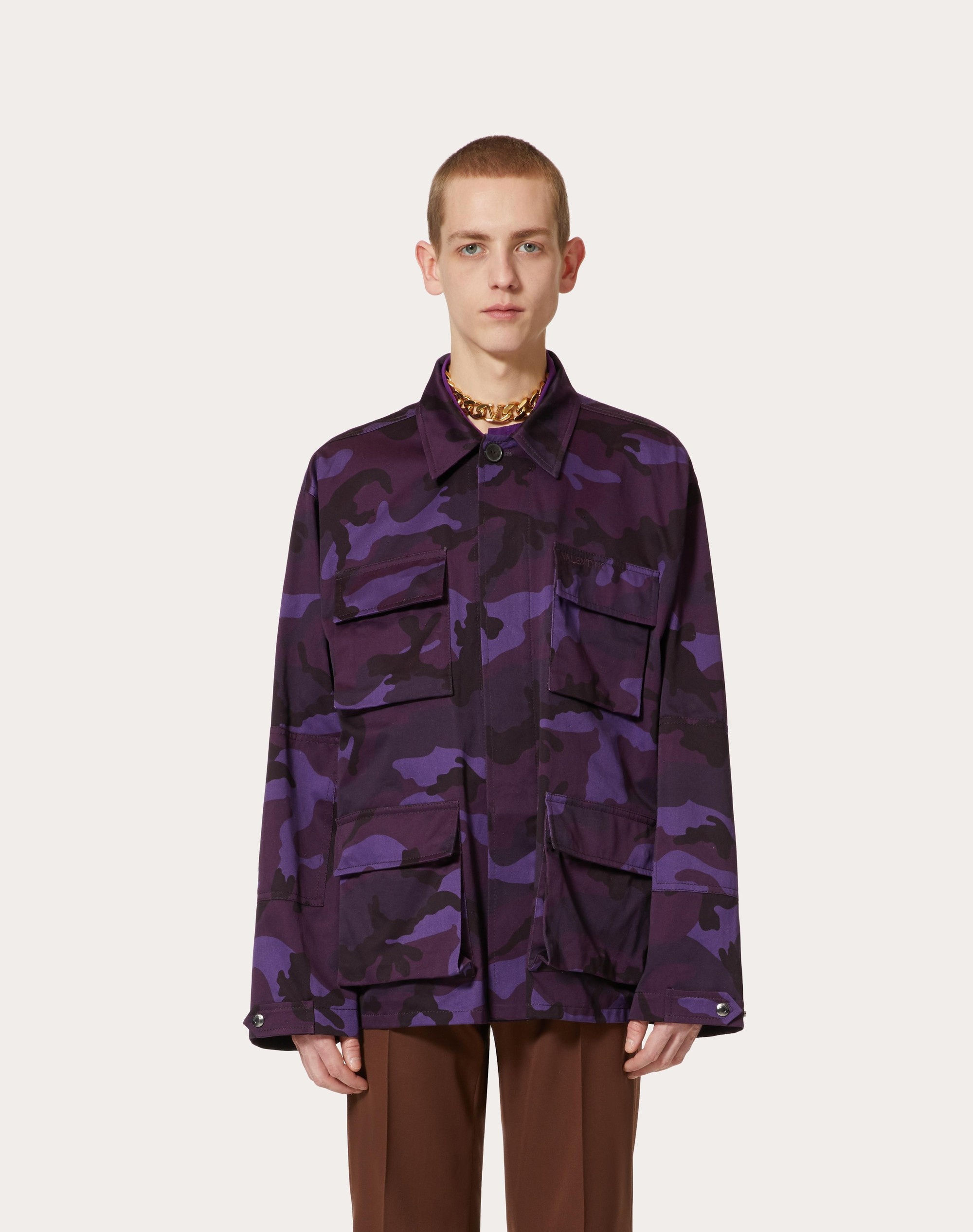 CAMOUFLAGE PRINT AND VALENTINO EMBROIDERY MULTI-POCKET COTTON OVERSHIRT - 3