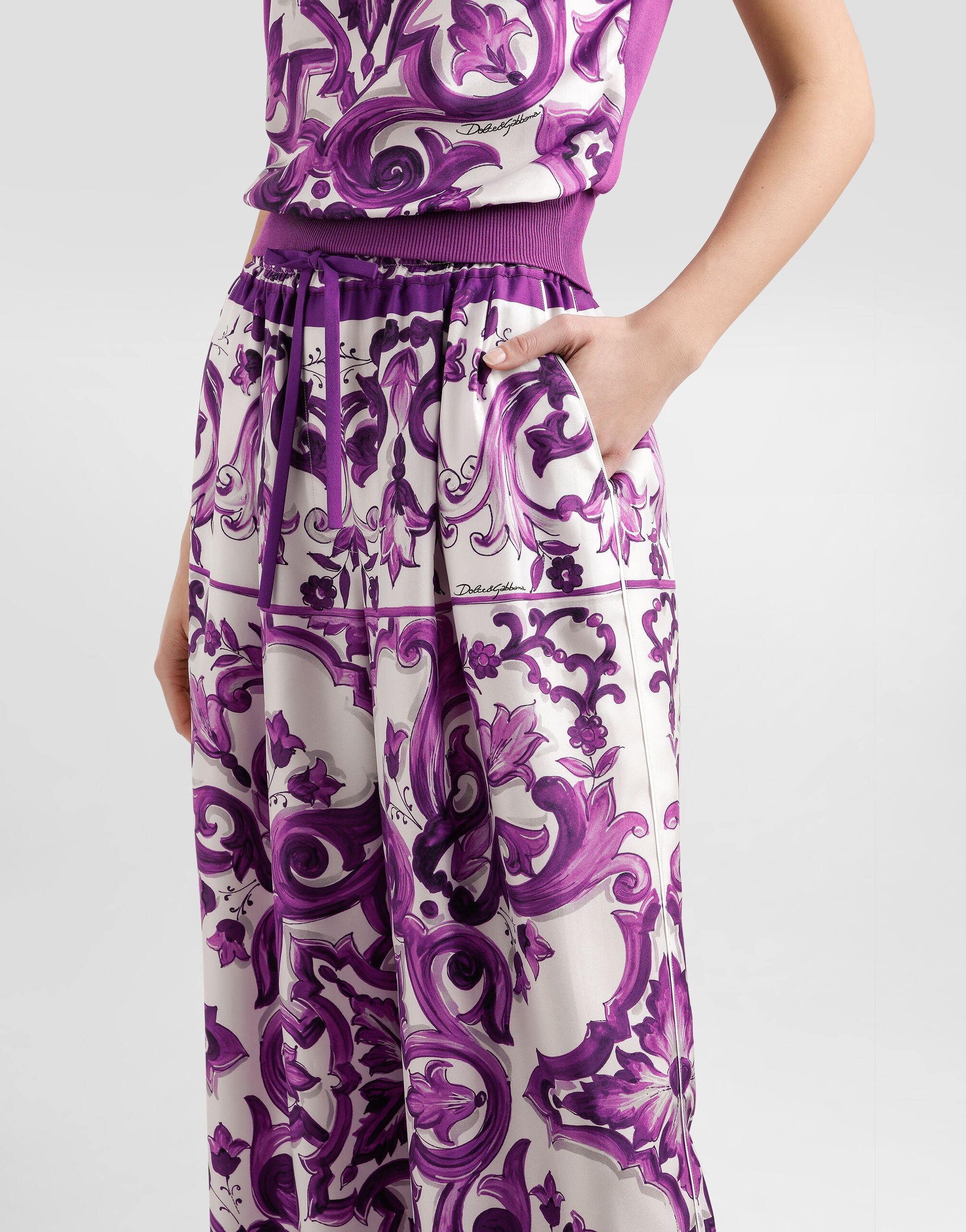Majolica-print twill trousers - 4