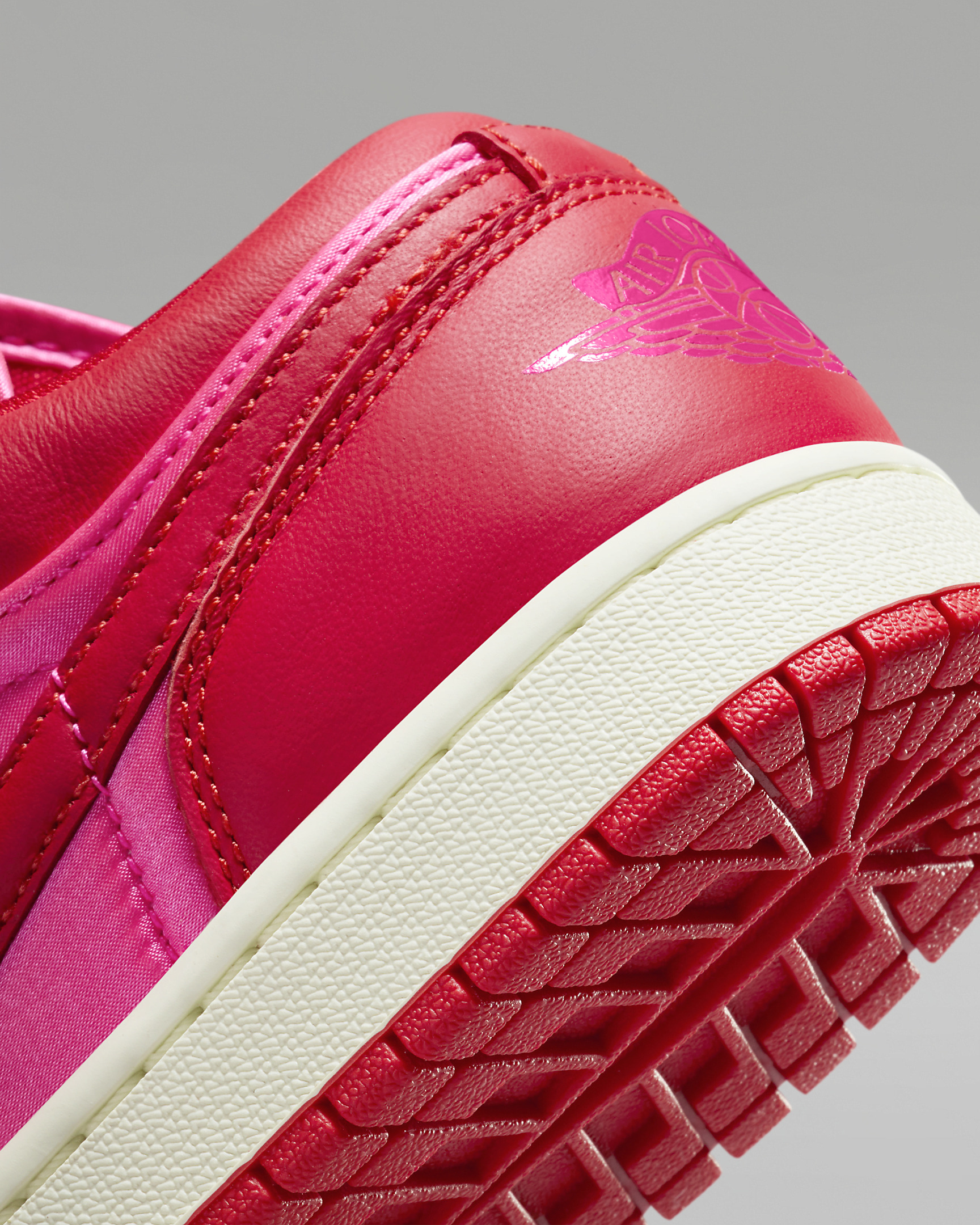 Air Jordan 1 Low SE Women's Shoes - 8