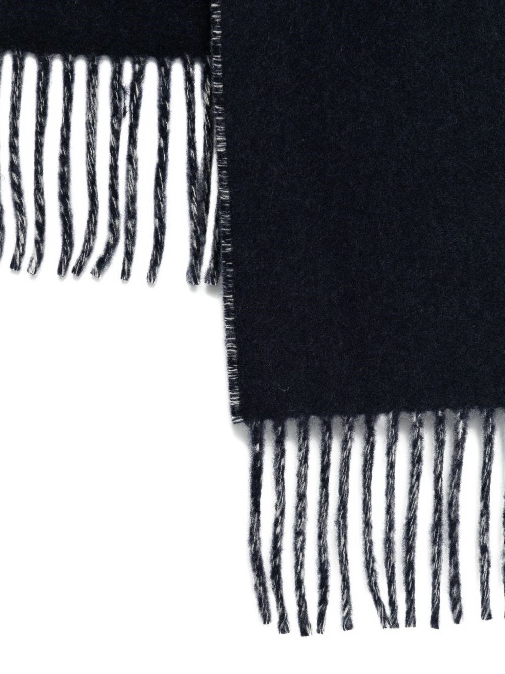 The Jacquemus scarf - 2