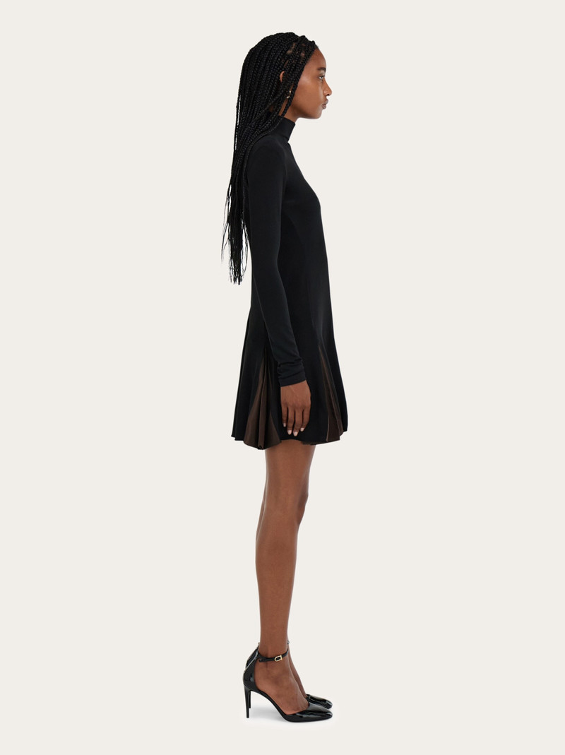 Dress with contrasting inserts 3
