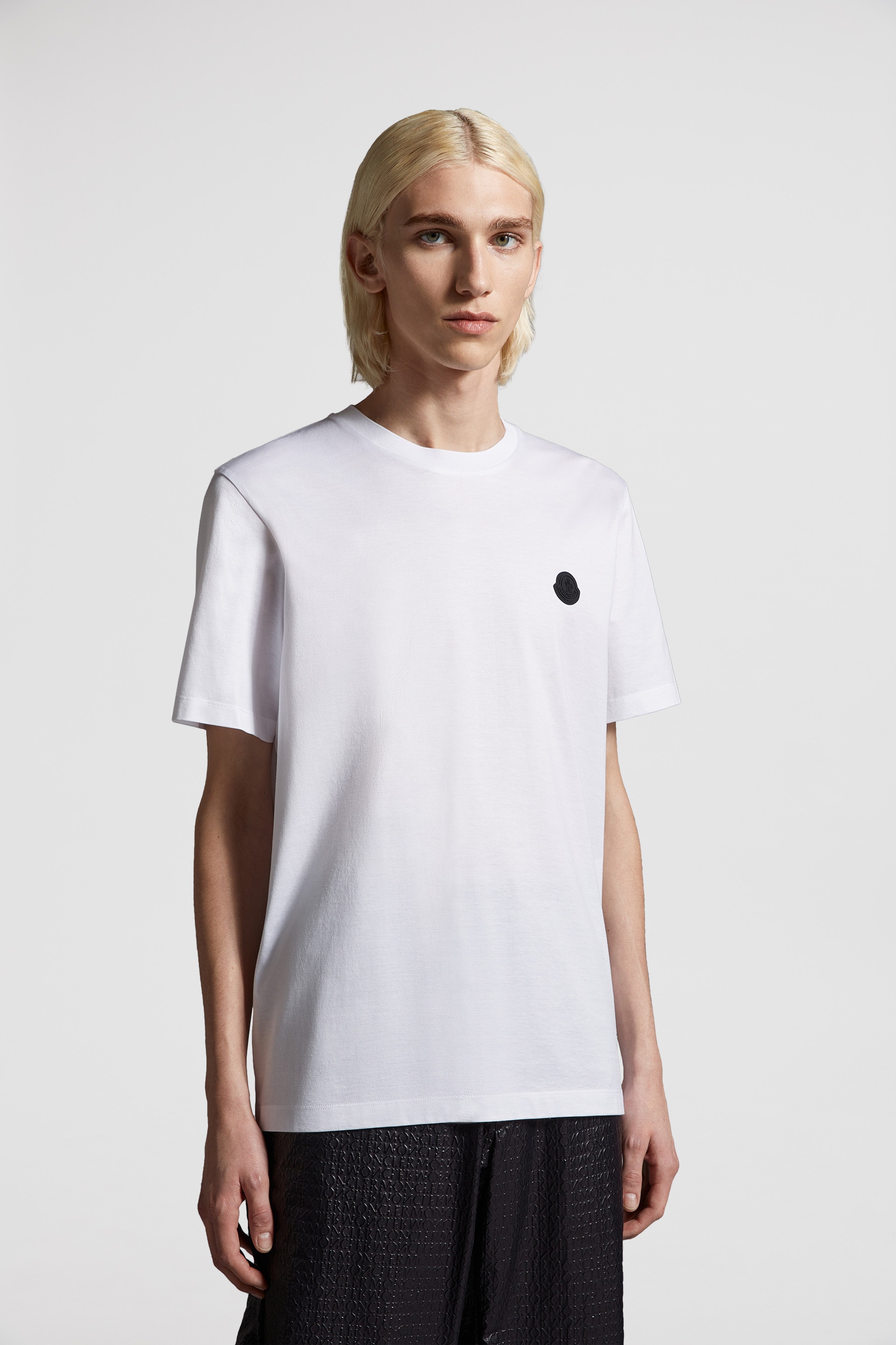 直営店買付【MONCLER】VERTICAL LOGO T-SHIRT Tシャツ メンズ Moncler Vertical Back Logo Cotton T-Shirt | REVERSIBLE