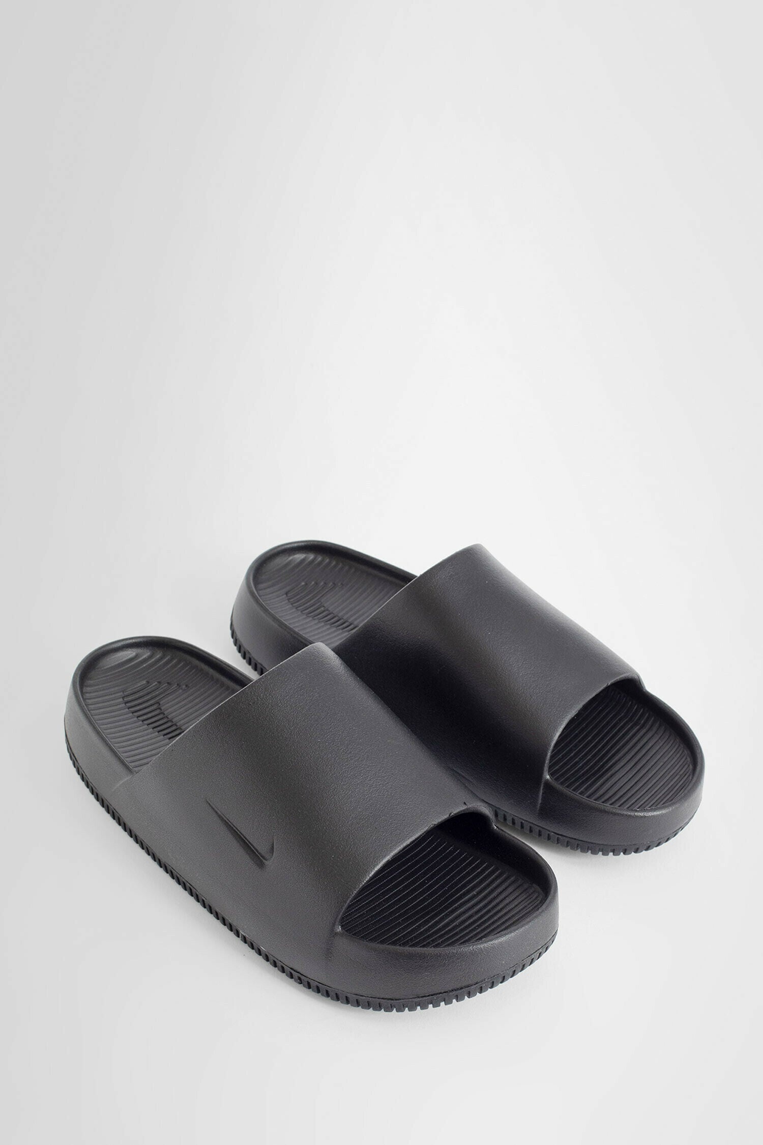 NIKE WOMAN BLACK SLIDES - 7