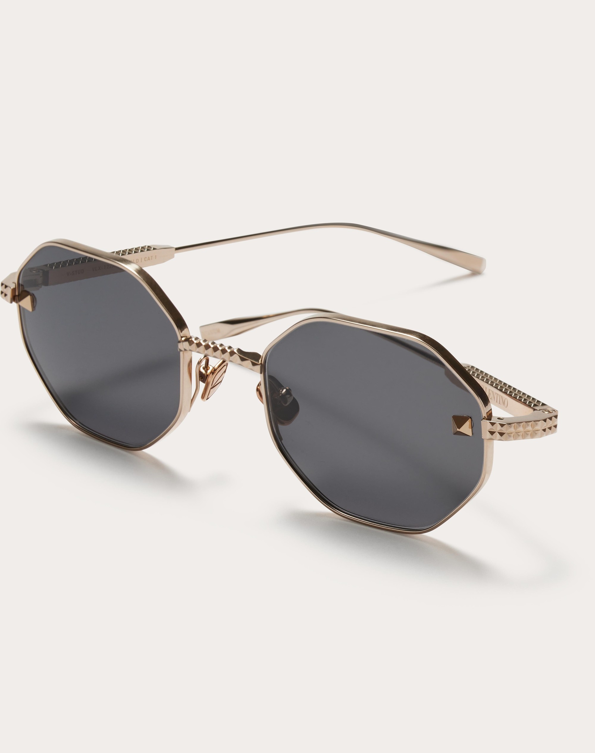 EXHAGONAL TITANIUM FRAME V-STUD - 4