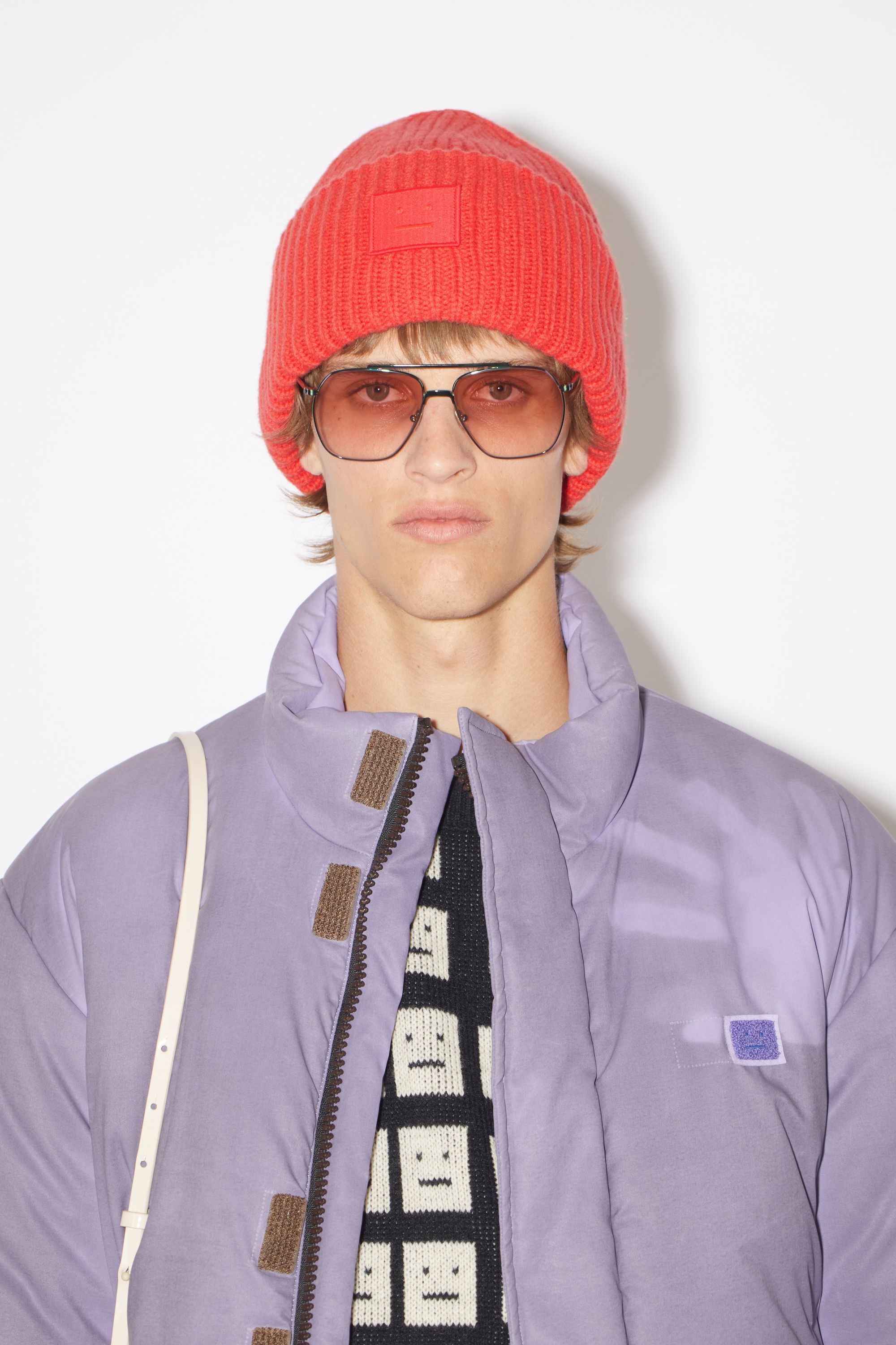 Large face logo beanie - Sharp red - 3