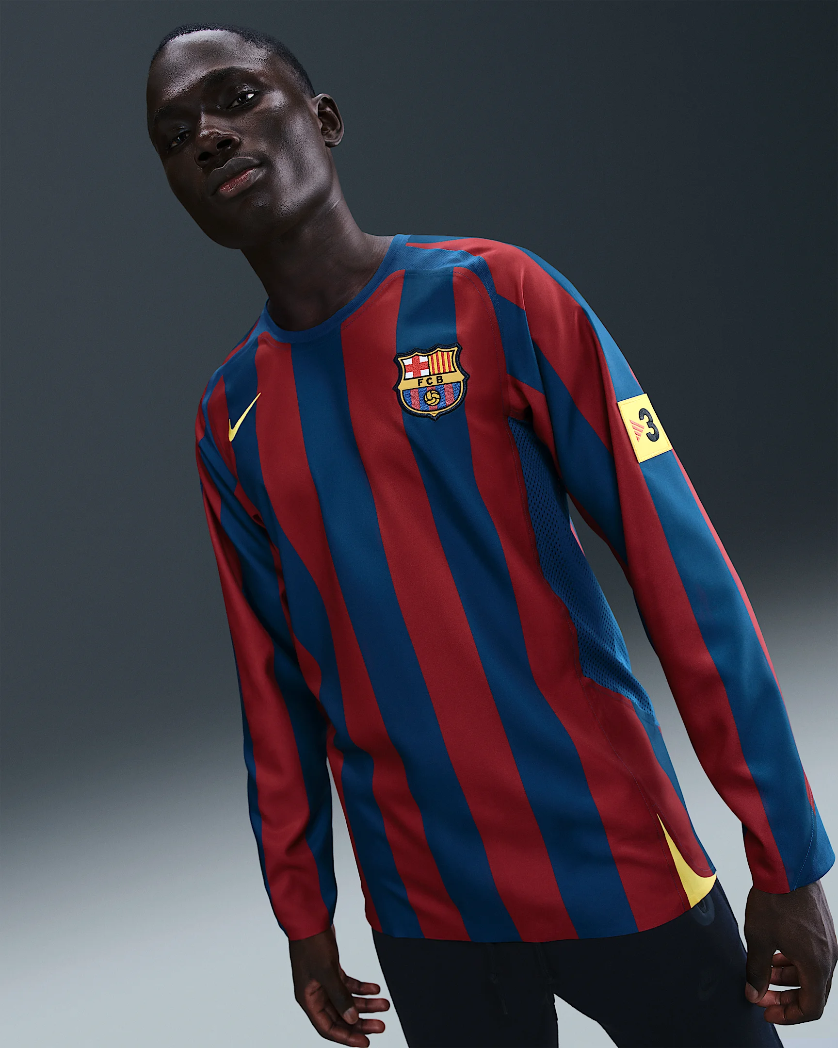 ウェア Nike Barcelona 05/06 Ronaldinho Replica Nike Ronaldinho FC Barcelona 2005/06 Reissue Men's Nike Soccer