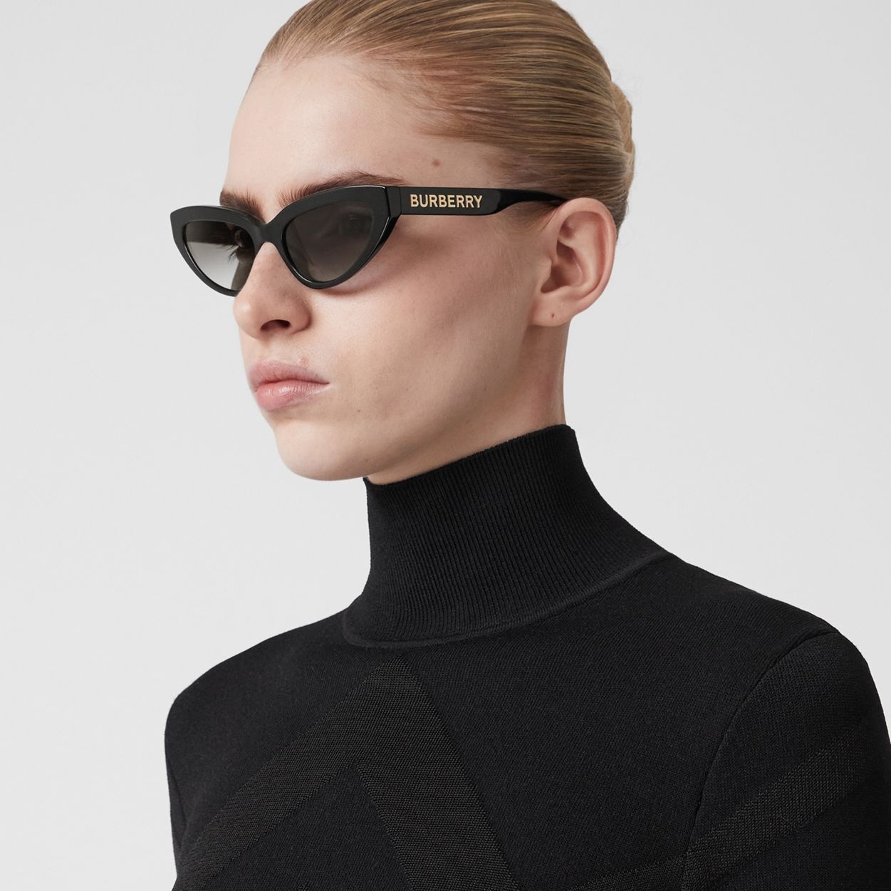 Cat-eye Frame Sunglasses - 3