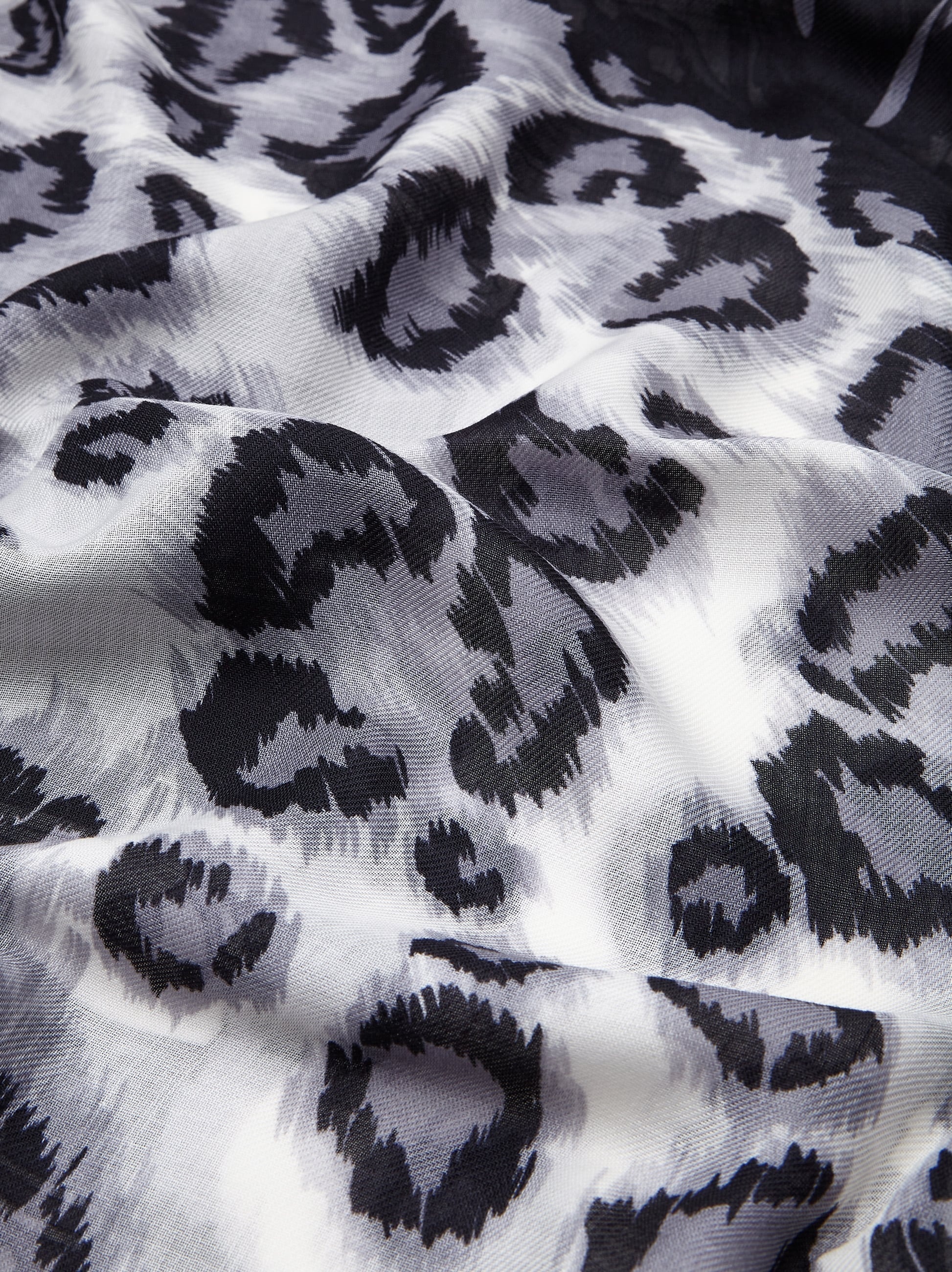 Animalier print cashmere shawl - 4