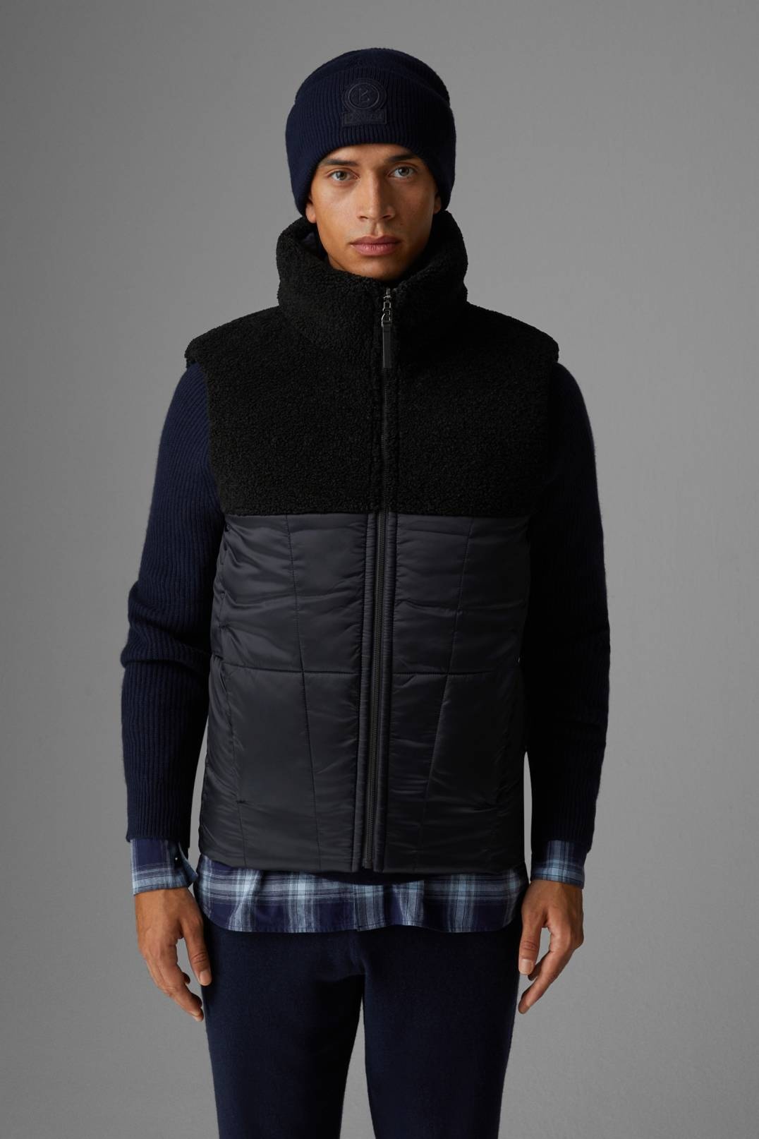 XENO REVERSIBLE DOWN WAISTCOAT IN NAVY BLUE - 6