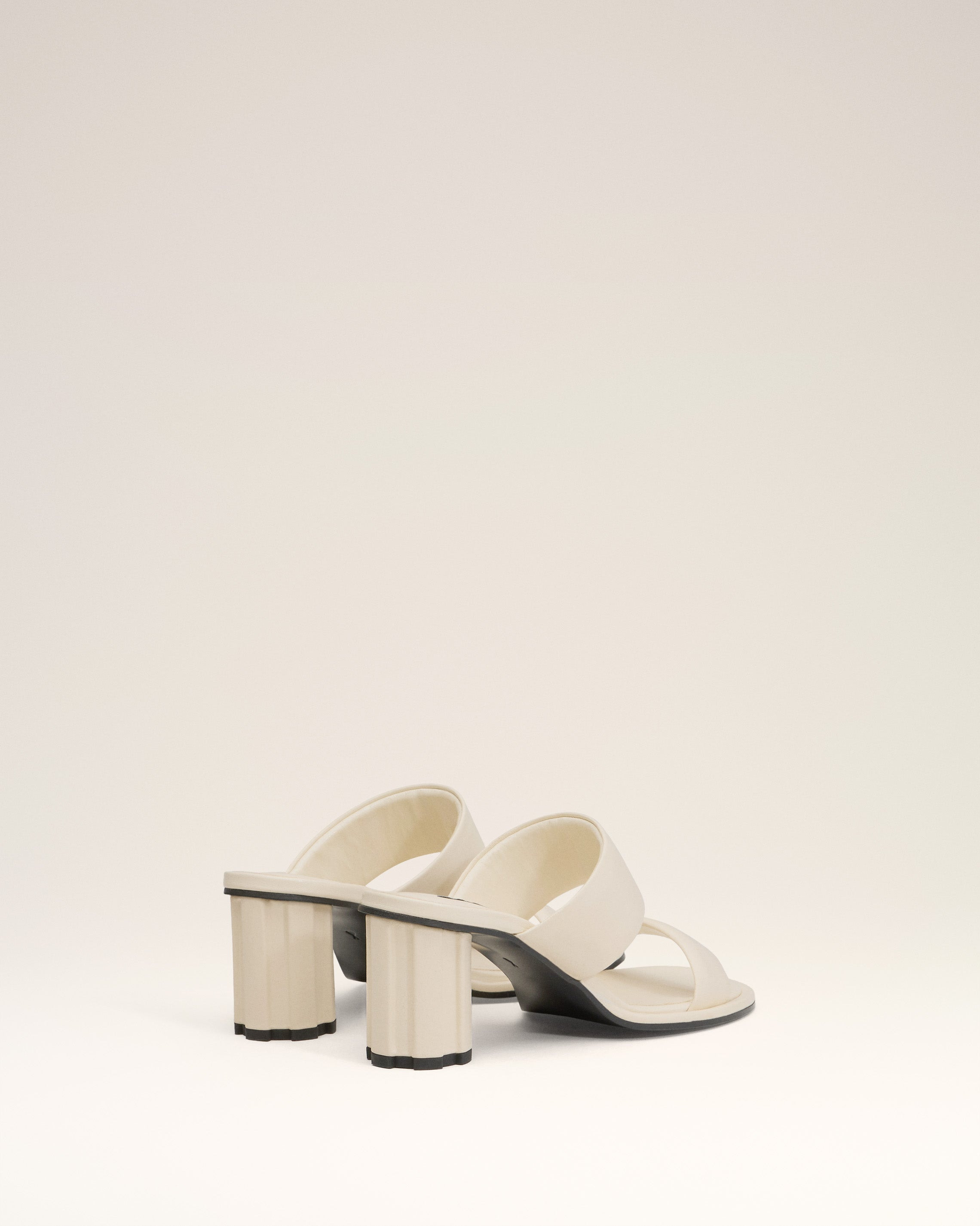 BEIGE LEATHER PIANO SANDALS - 7