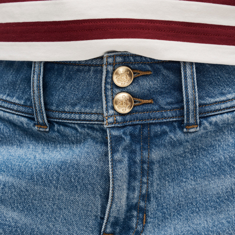 Denim short with stacked buttons 4