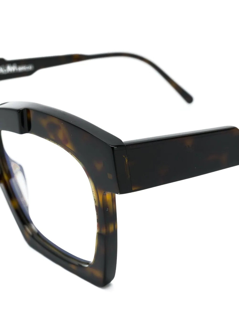 square glasses 3