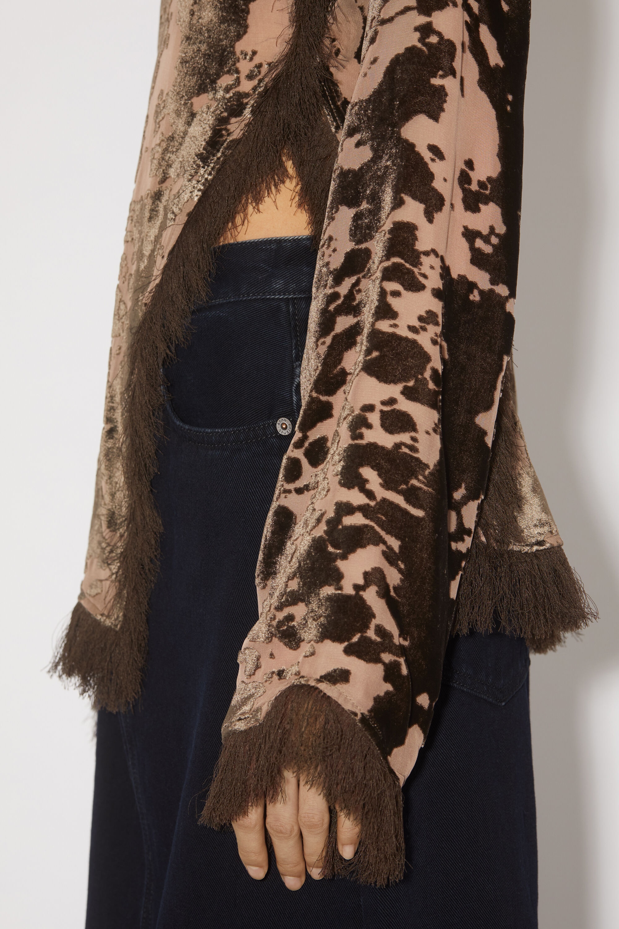 トップス Acne Studios Cow Sweat Embroidered Llama Sweatshirt | The Webster