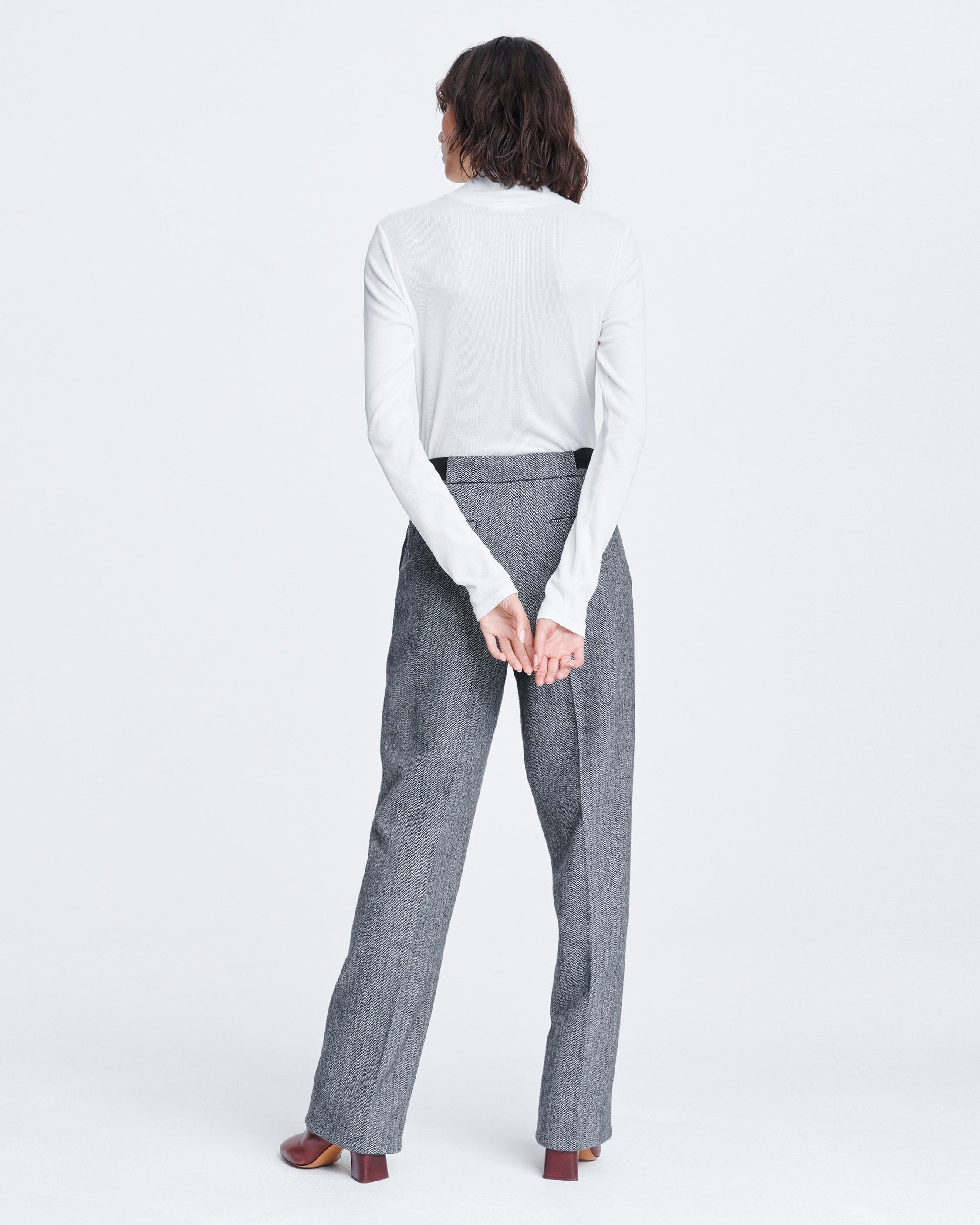 THE KNIT RIB TURTLENECK
SLIM FIT TOP - 3