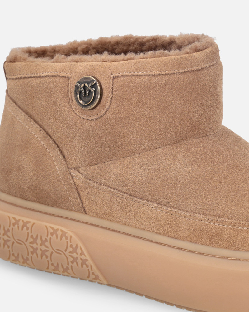 WINTER BOOTS WITH LOVE BIRDS LOGO 4