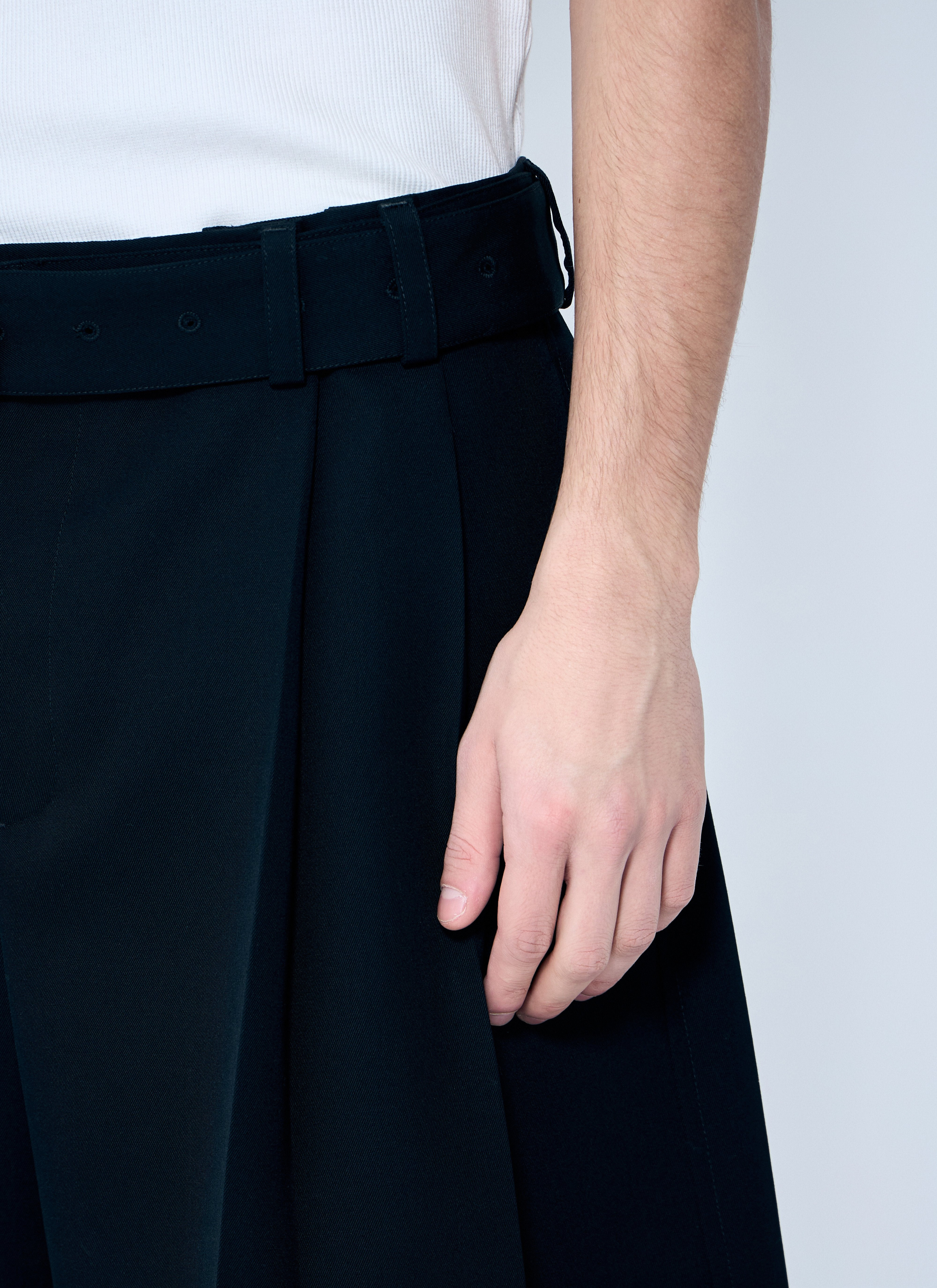 Jil Sander Men Belted Pleated Shorts - 5