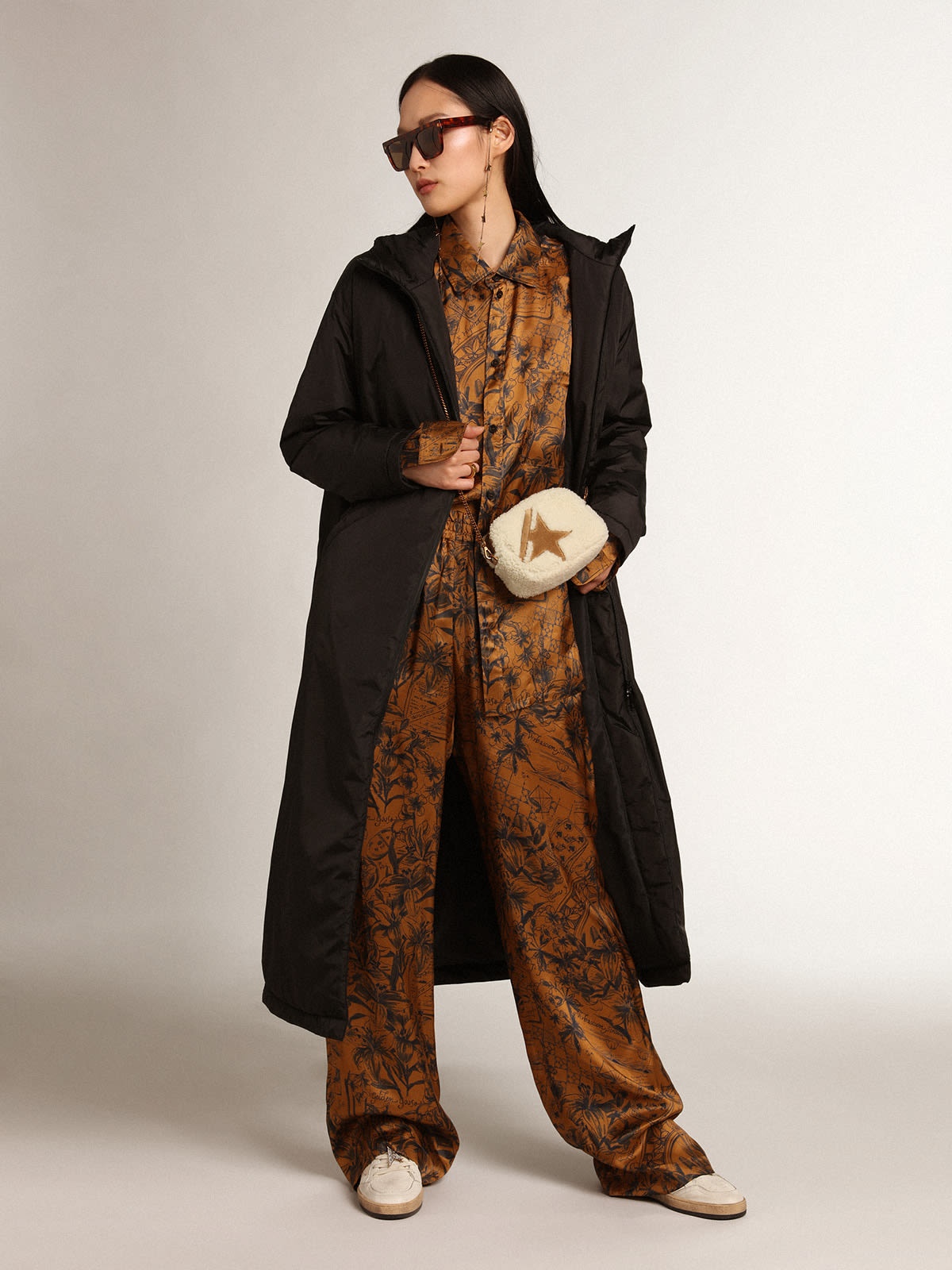 Women's joggers in golden brown with notebook print - 3