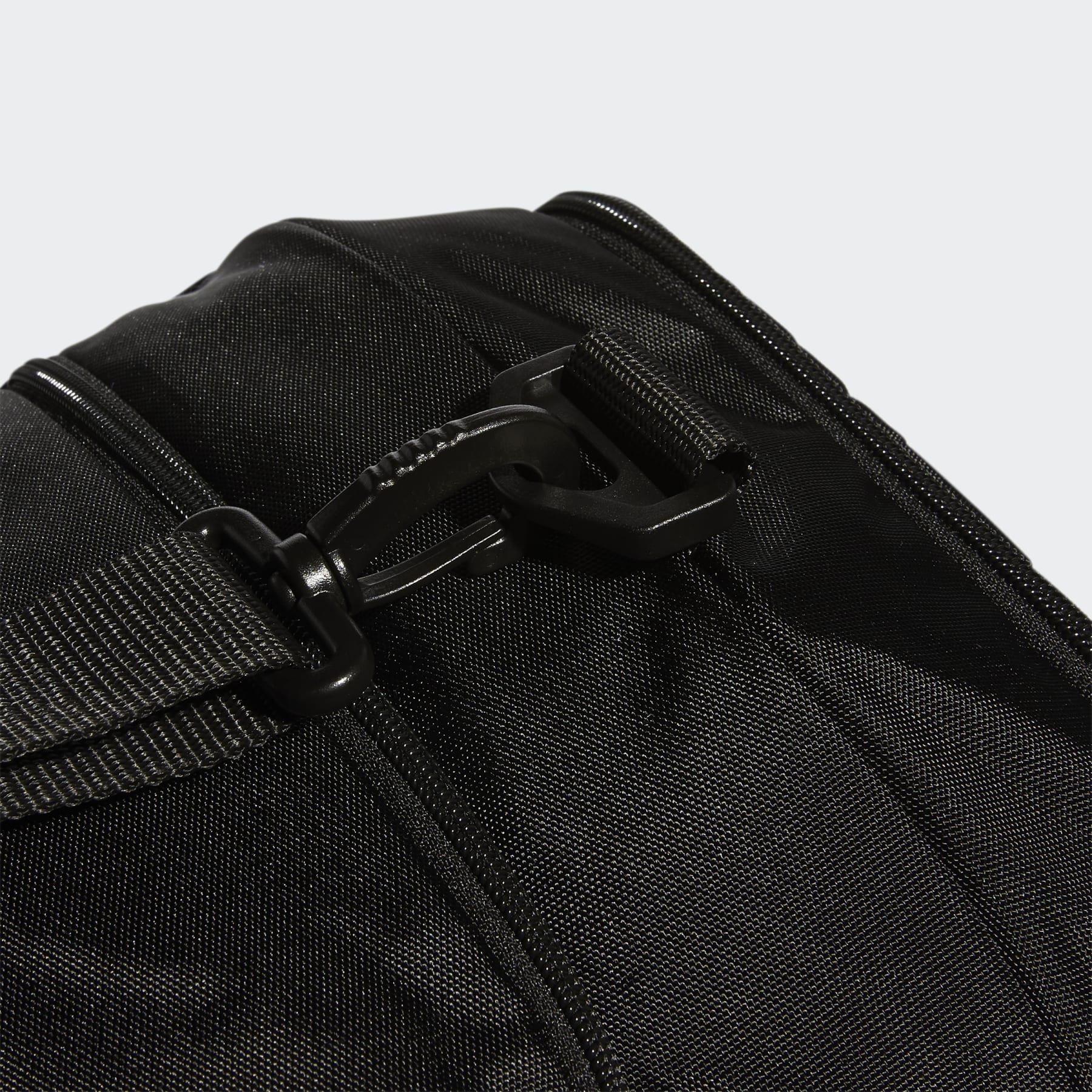 Defender Duffel Bag Medium - 6