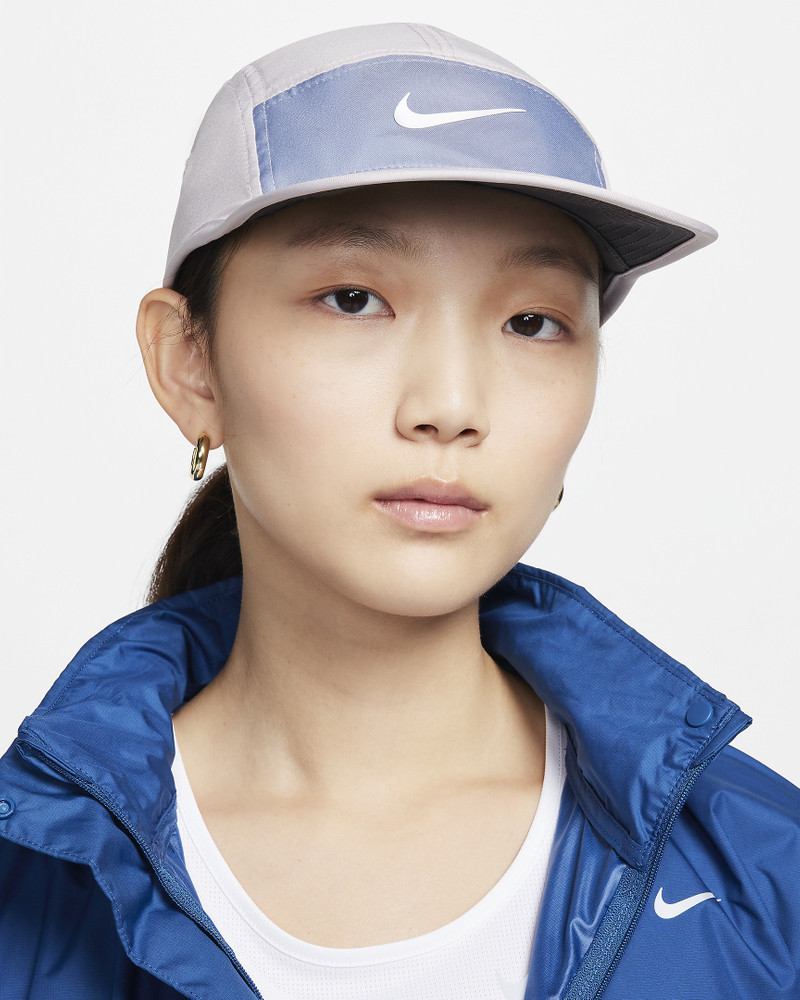 Nike Dri-FIT Fly Unstructured Swoosh Cap 1