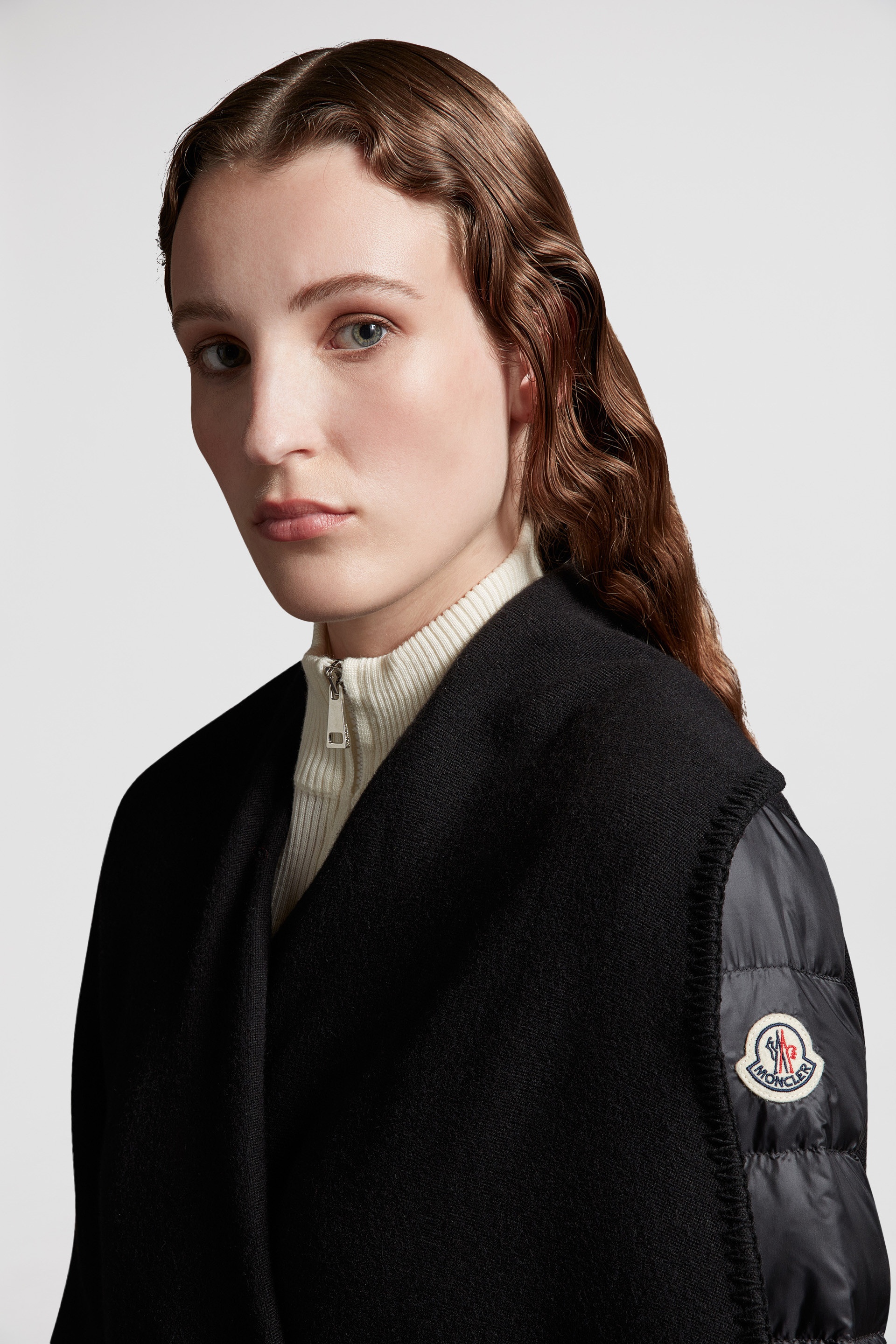 【MONCLER】PADDED WOOL FELT CAPE ダウン フェルト ケープ 関税込 MONCLER WOOL, ALPACA & MOHAIR PADDED CAPE (MONCLER