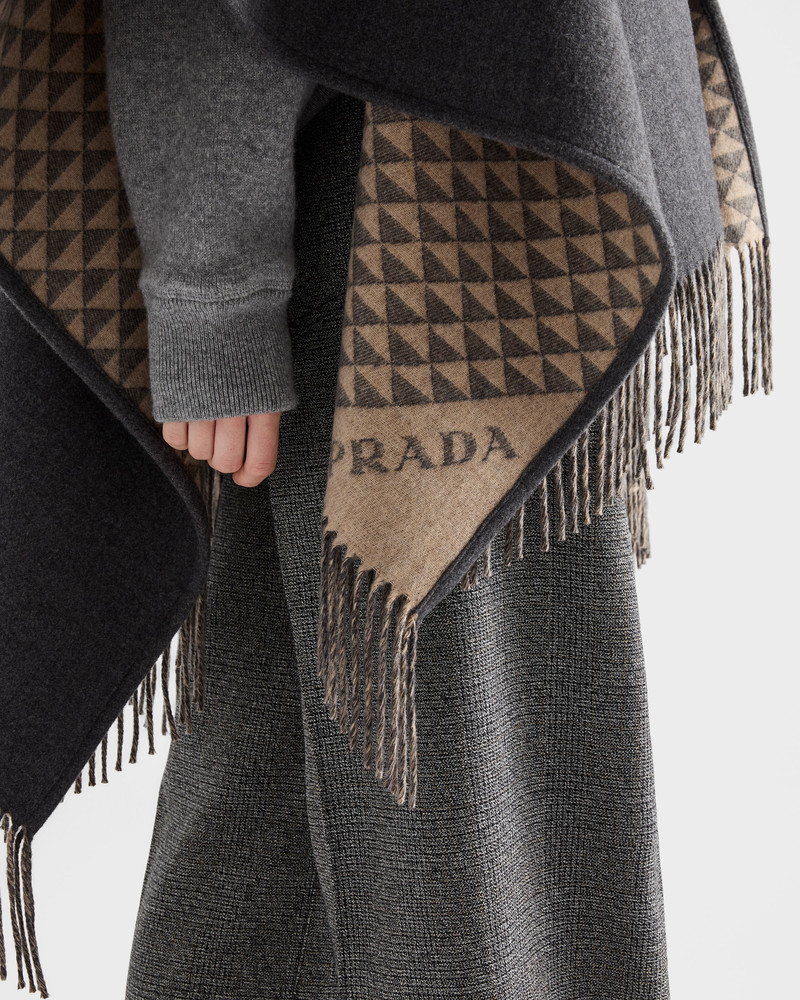 Reversible wool and cashmere poncho 3