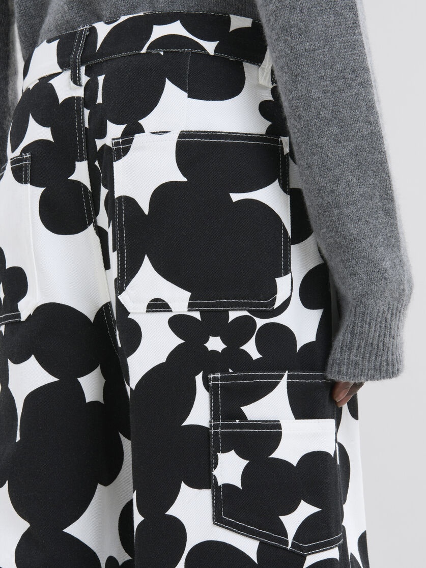 COTTON CARGO PANTS WITH BLACK AND WHITE DILLIES PRINT - 4
