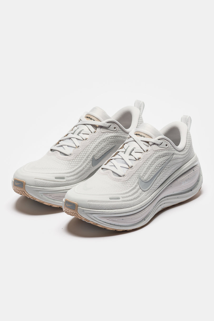 Vomero Plus Sneaker in Vast Grey/Wolf Grey/Off White/Hemp - 3