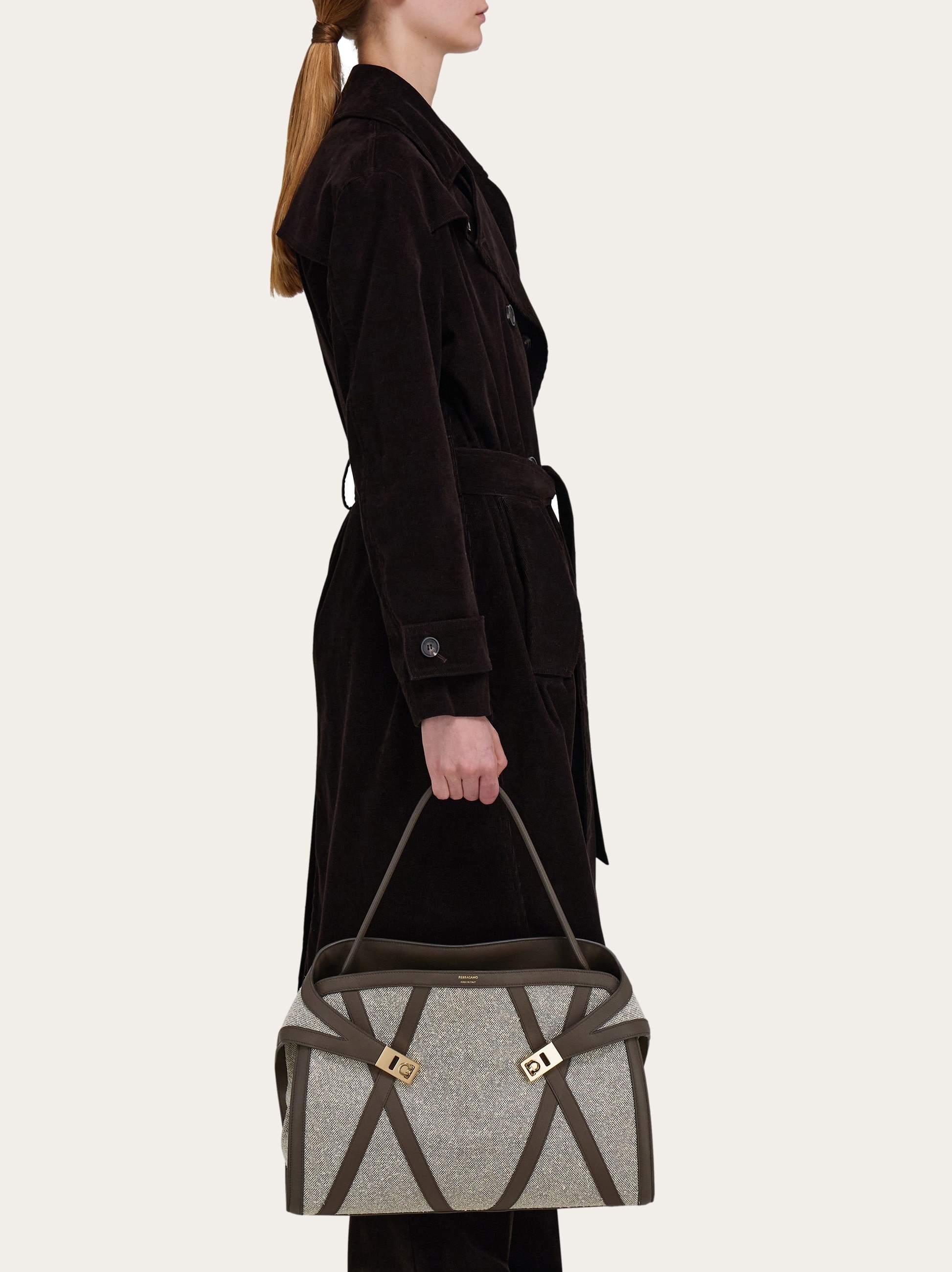 Hug soft shoulder bag  with leather trims (L) - 3