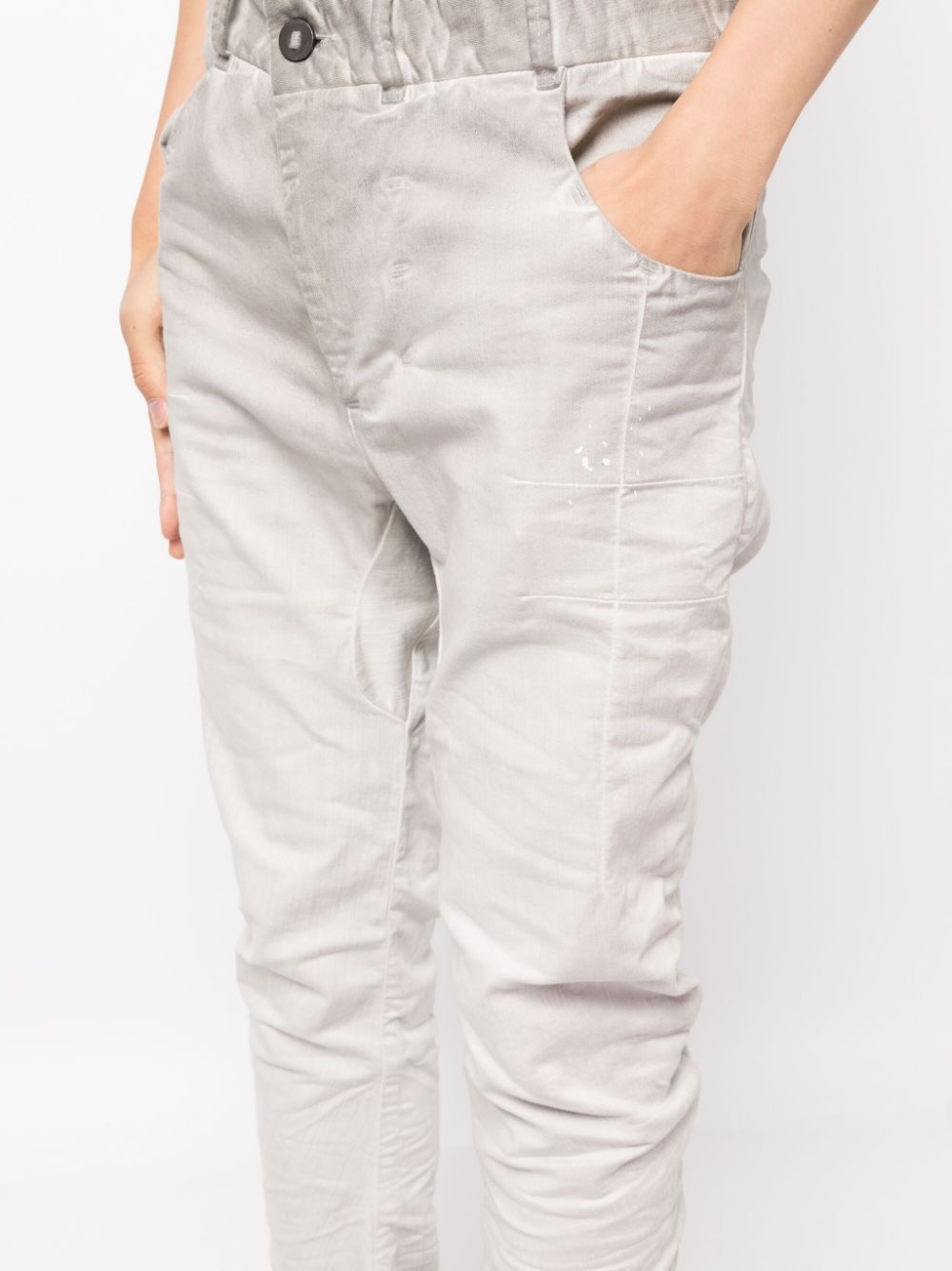 drop-crotch elastic-waist jeans - 5