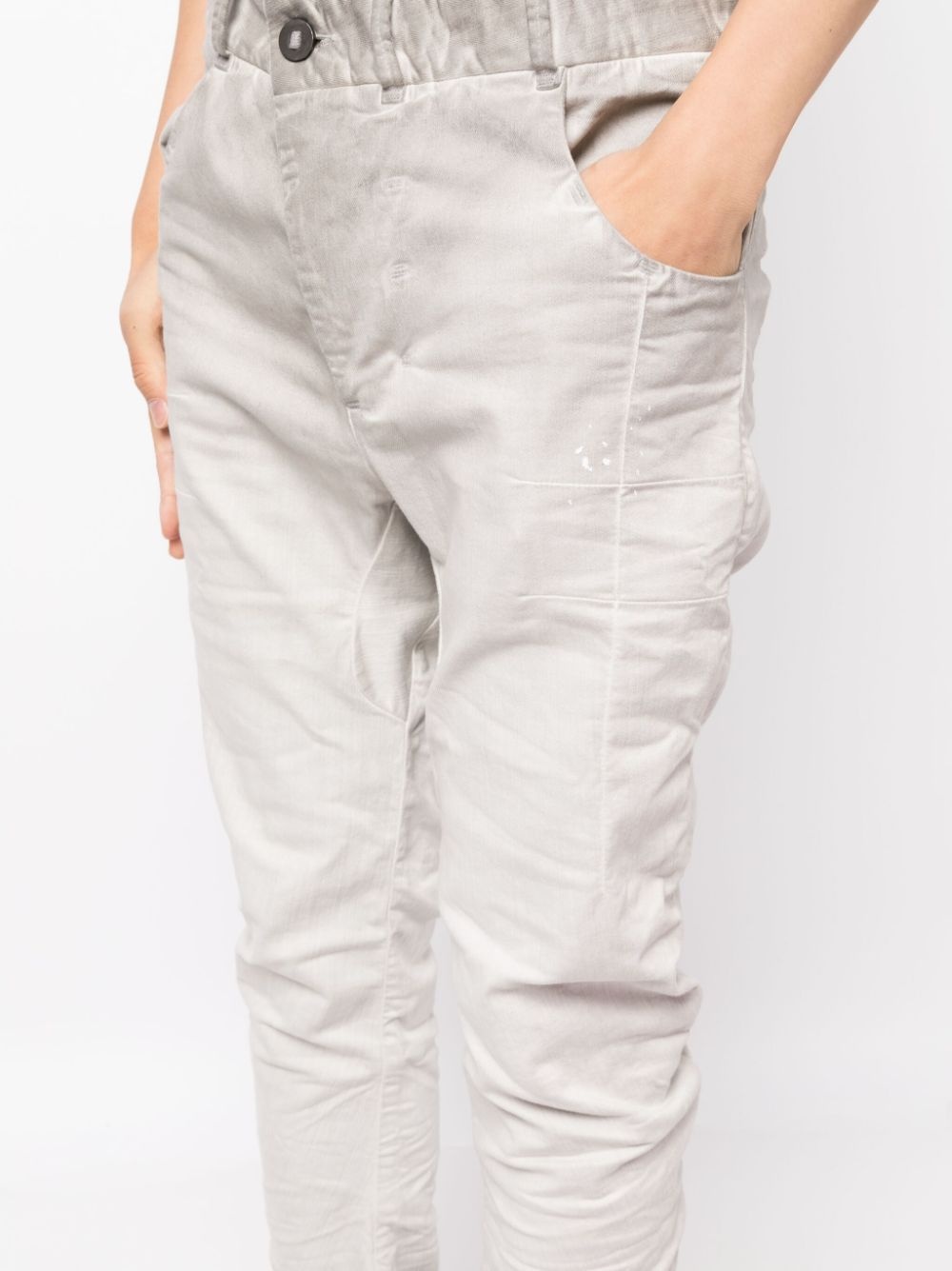 drop-crotch elastic-waist jeans - 10