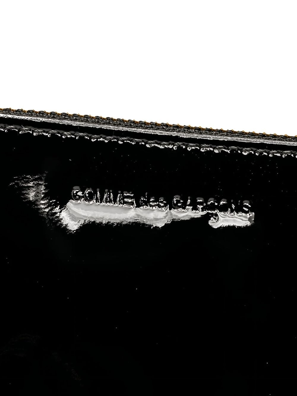 patent-finish zip wallet - 3