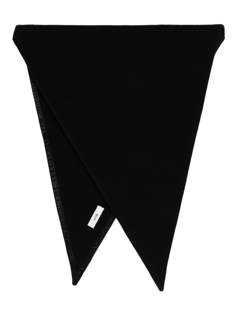 triangular scarf 1