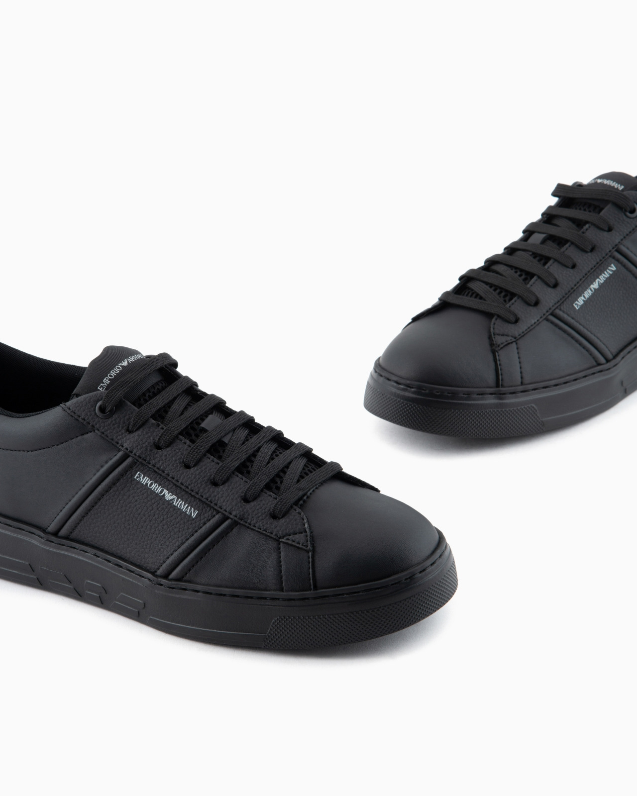 Leather sneakers with logo detail - 5