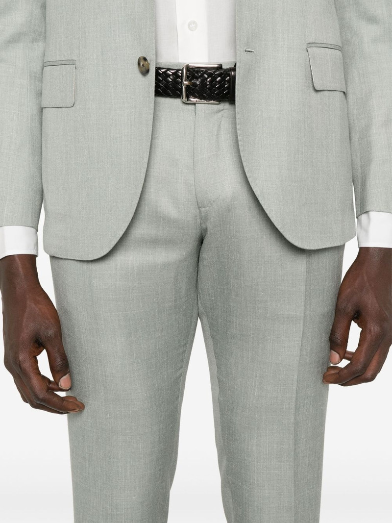 single-breasted suit 5